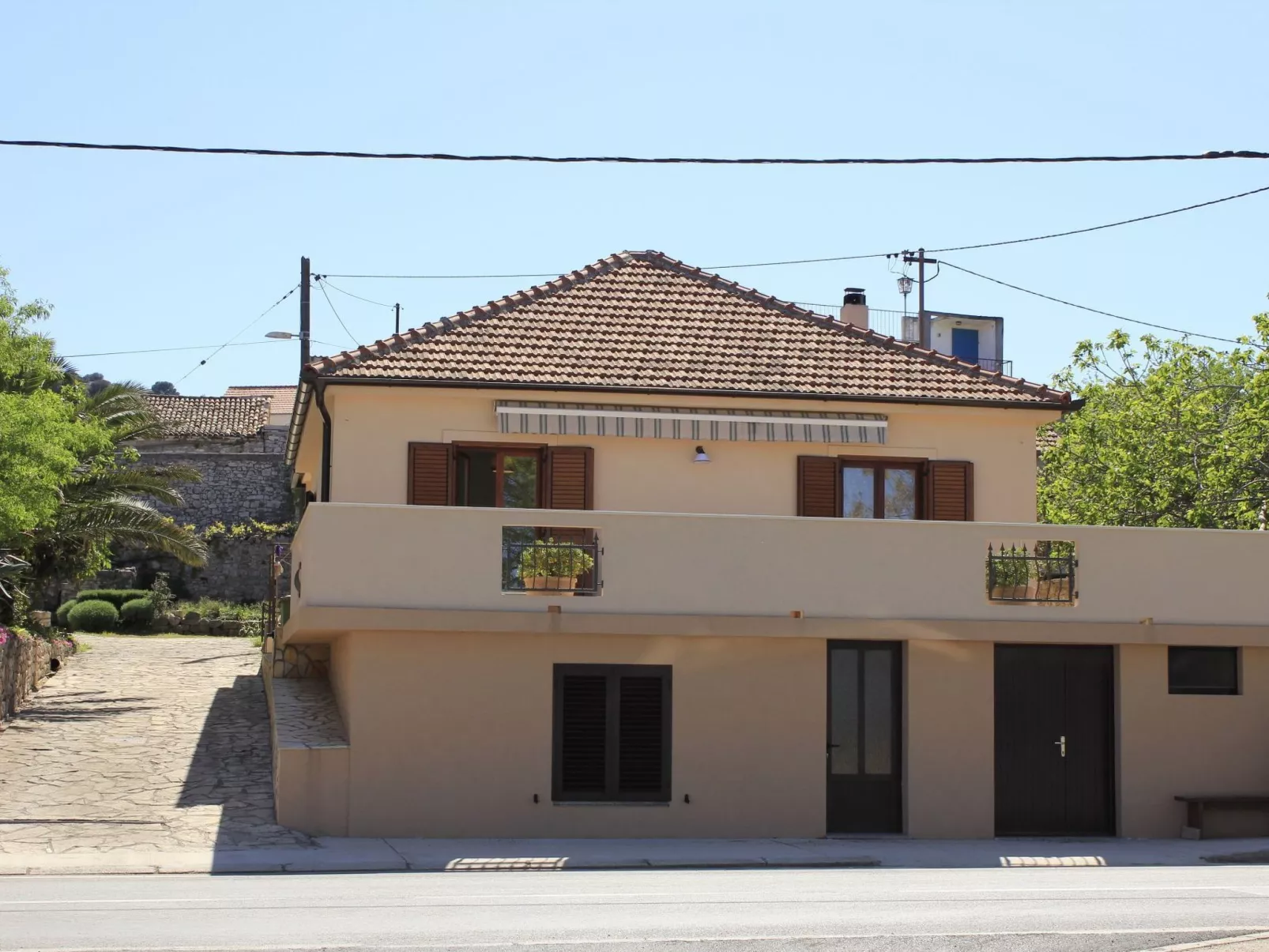 "Krajka" mit Blick auf das Wasser