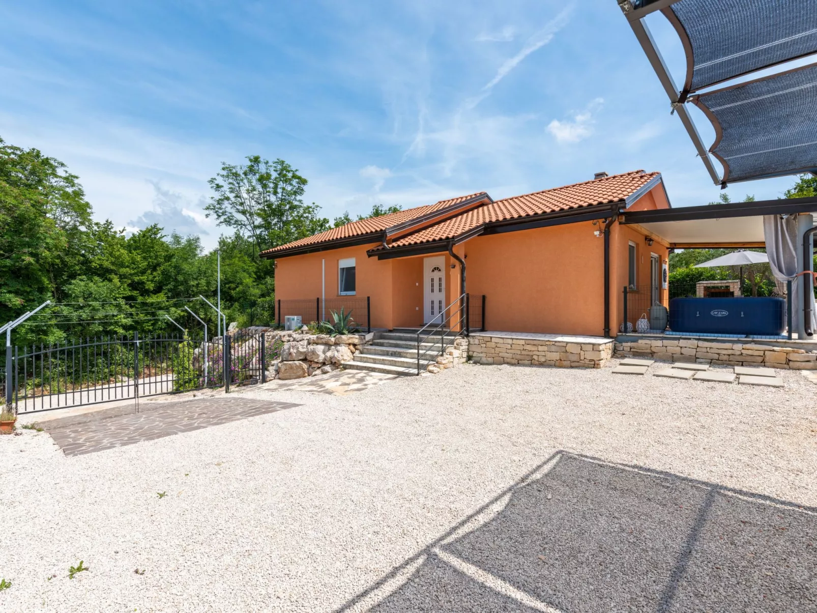 Villa Pendolina mit privatem Pool und Jacuzzi-Buiten