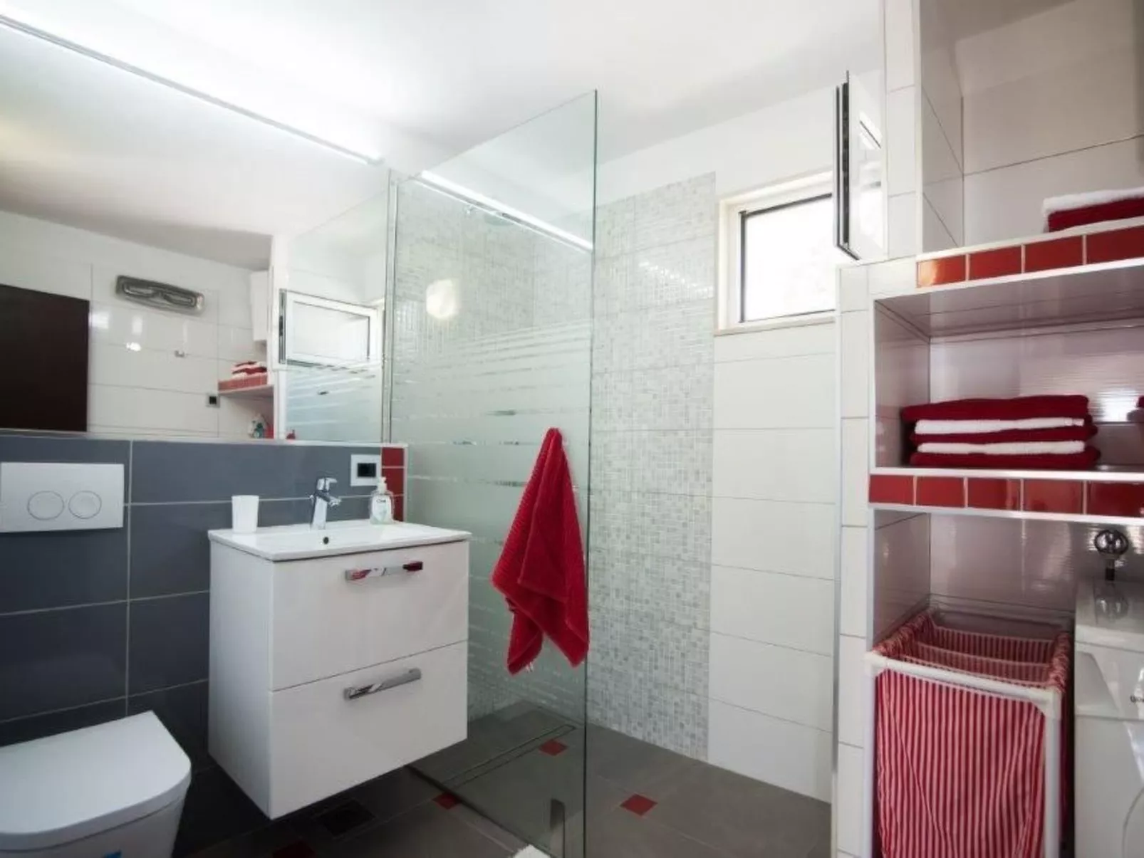 Charmante Villa Layla mit Meerblick und Pool-Binnen