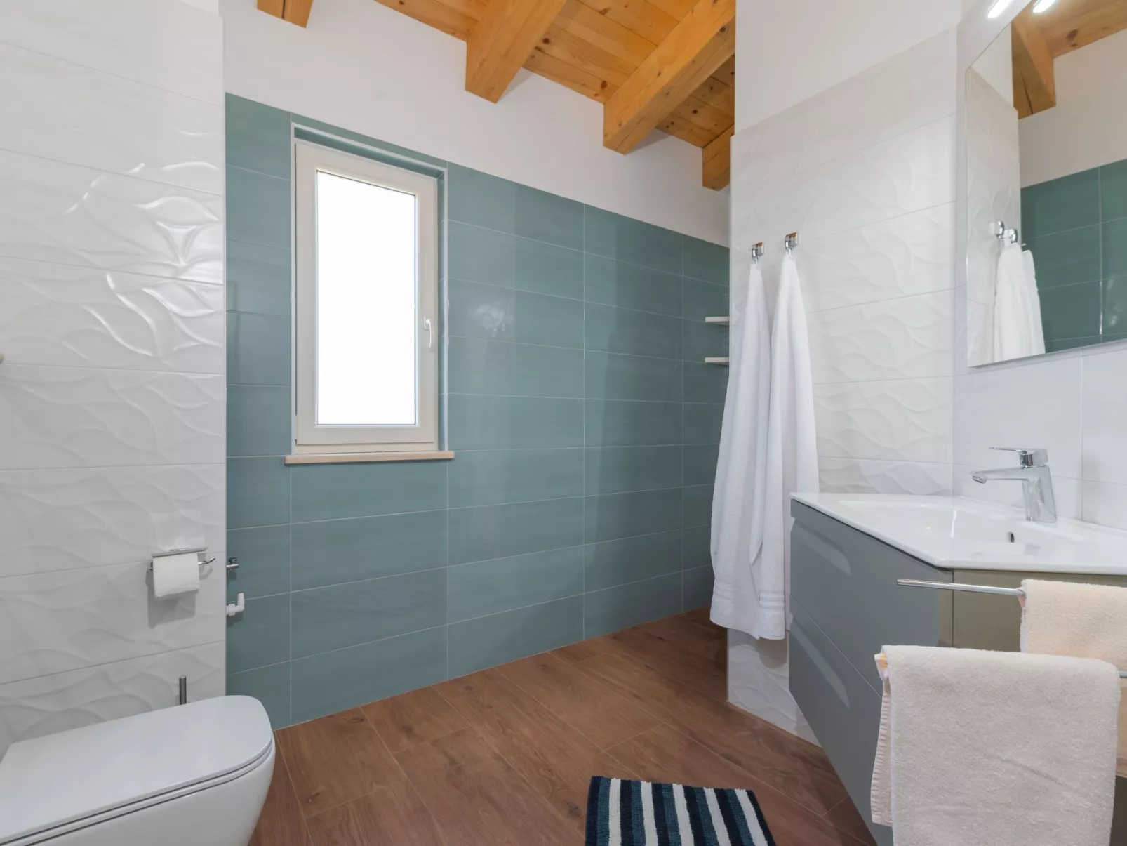 Villa Violette mit Pool nahe Stadtzentrum-Binnen