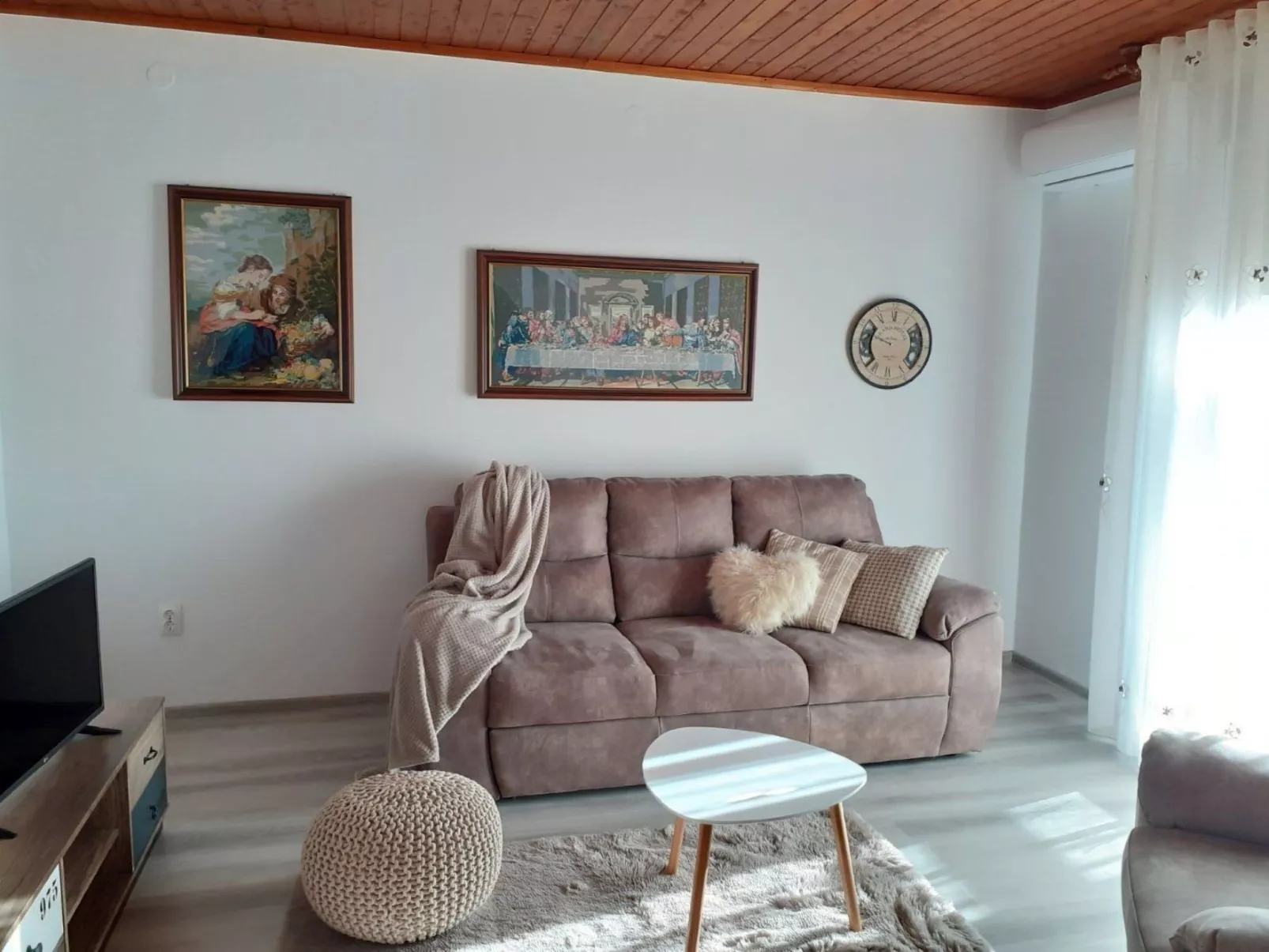 Wohnung mit privatem Pool und herrlicher Aussicht-Binnen