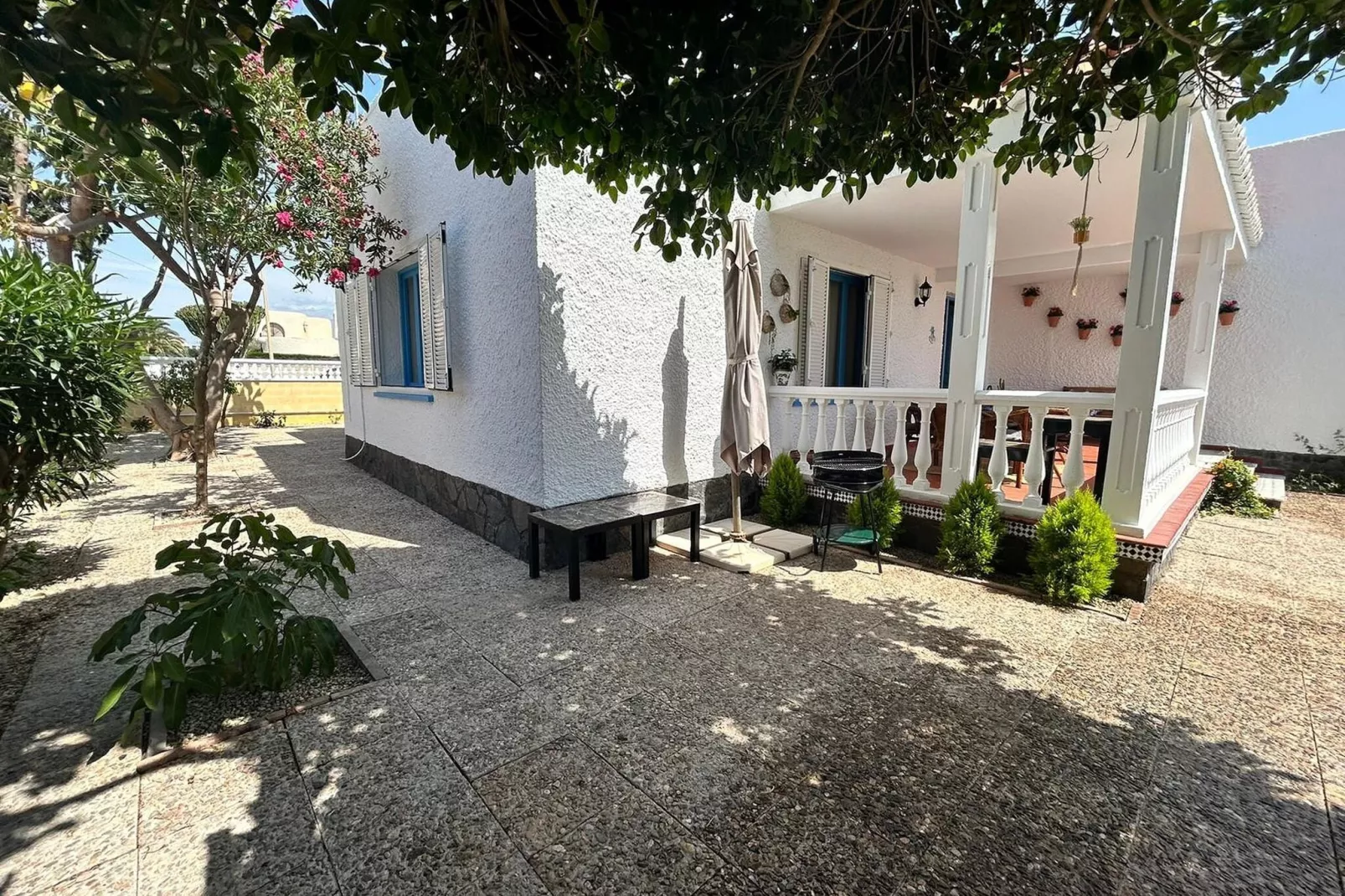 Casa Manuela-Buitenkant zomer