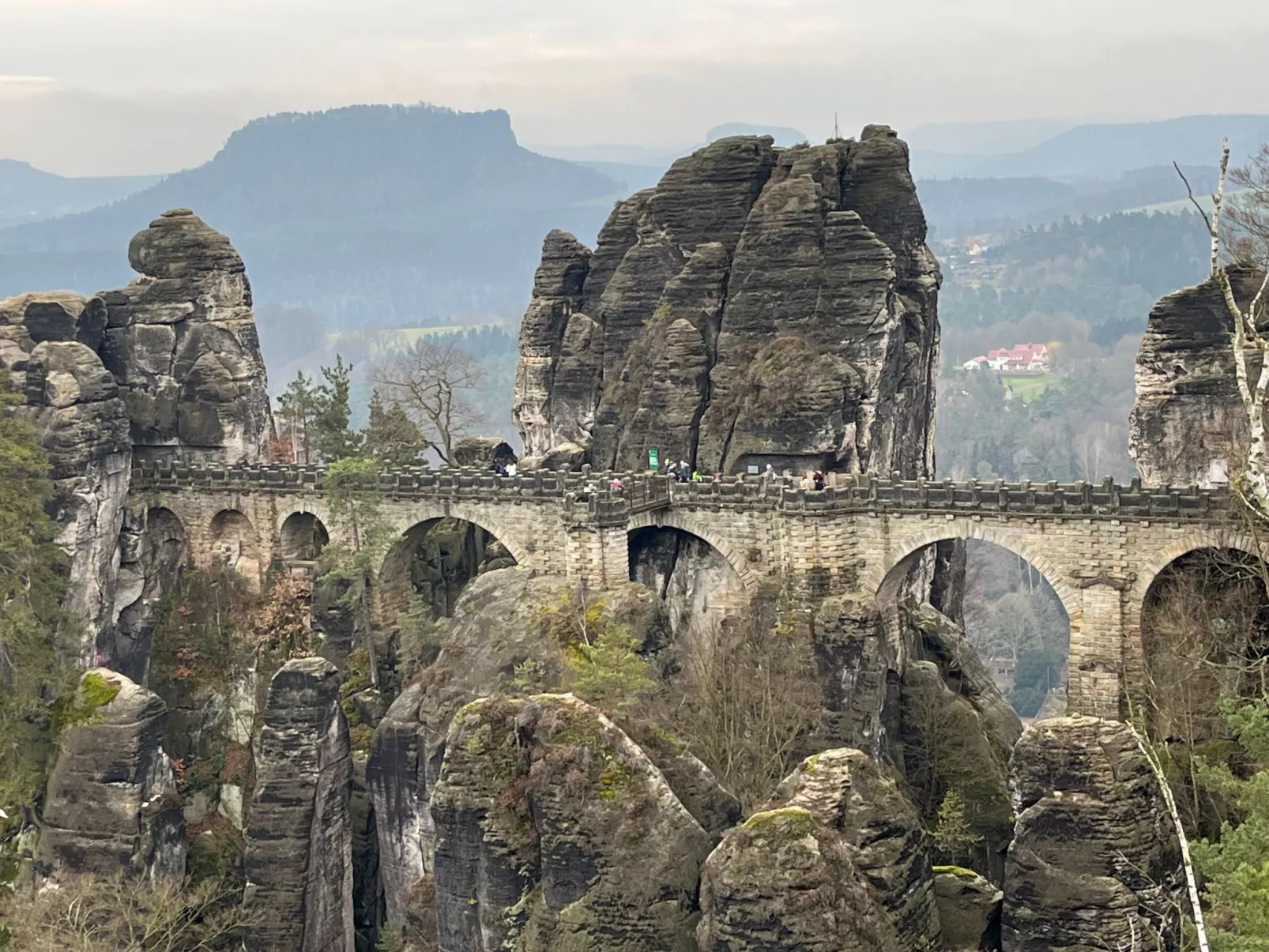Moderne Ferienwohnung in Pillnitz-Buiten