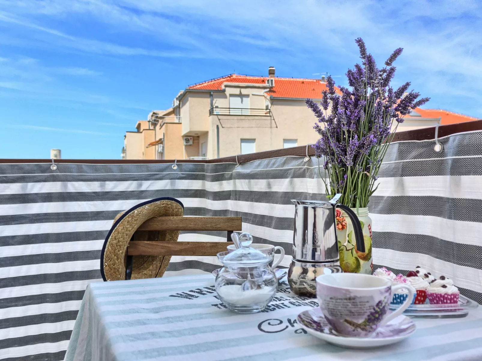 Gemütliches Studio mit Balkon-Buiten