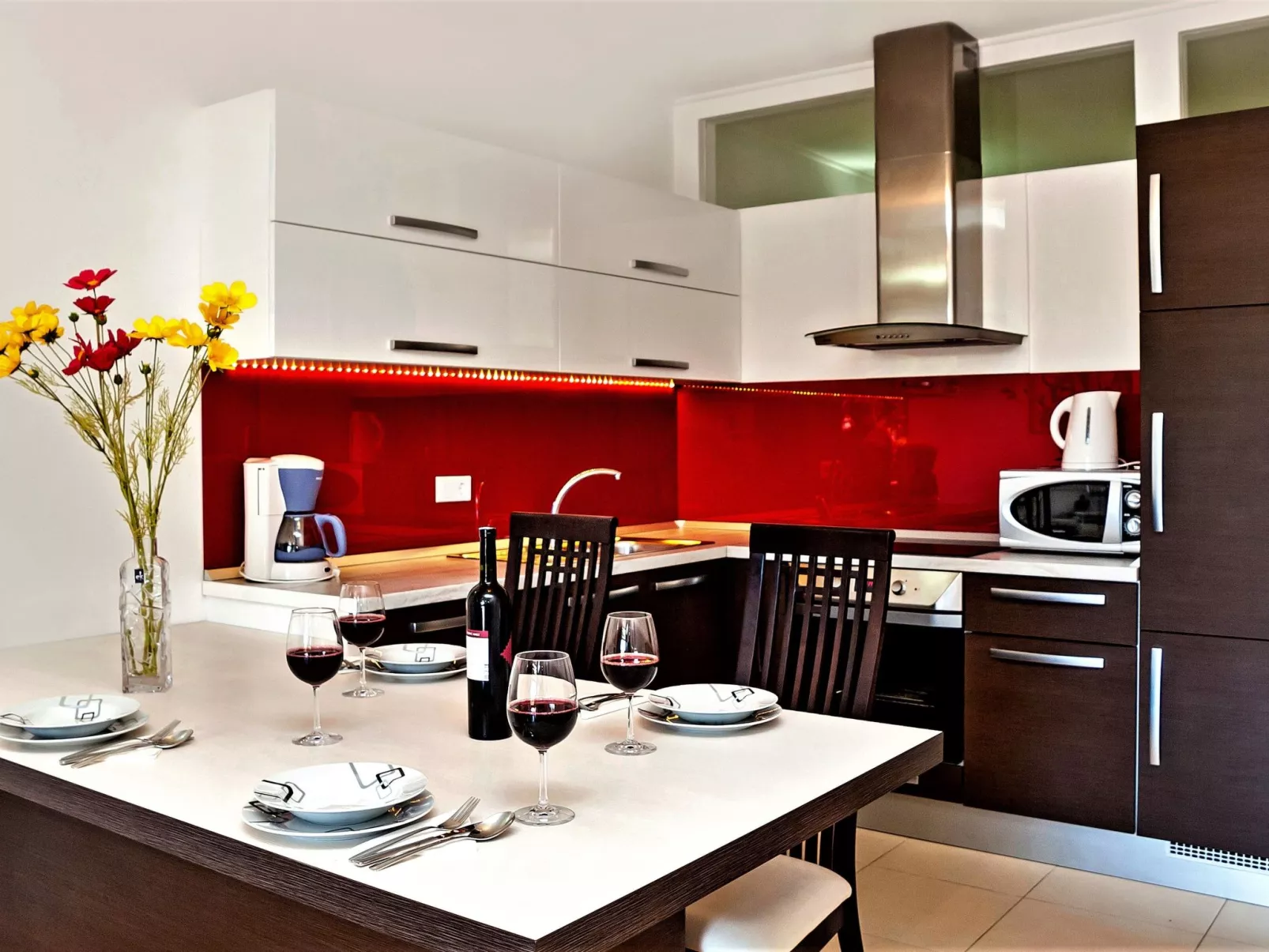 Ein luxuriöses Apartment in der Nähe des Zentrums, am Flussufer-Binnen