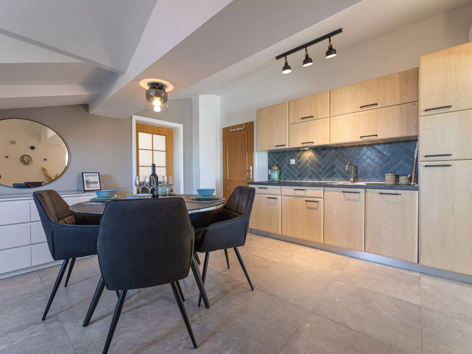 App mit Meerblick und Pool für 2-4 Personen-Binnen