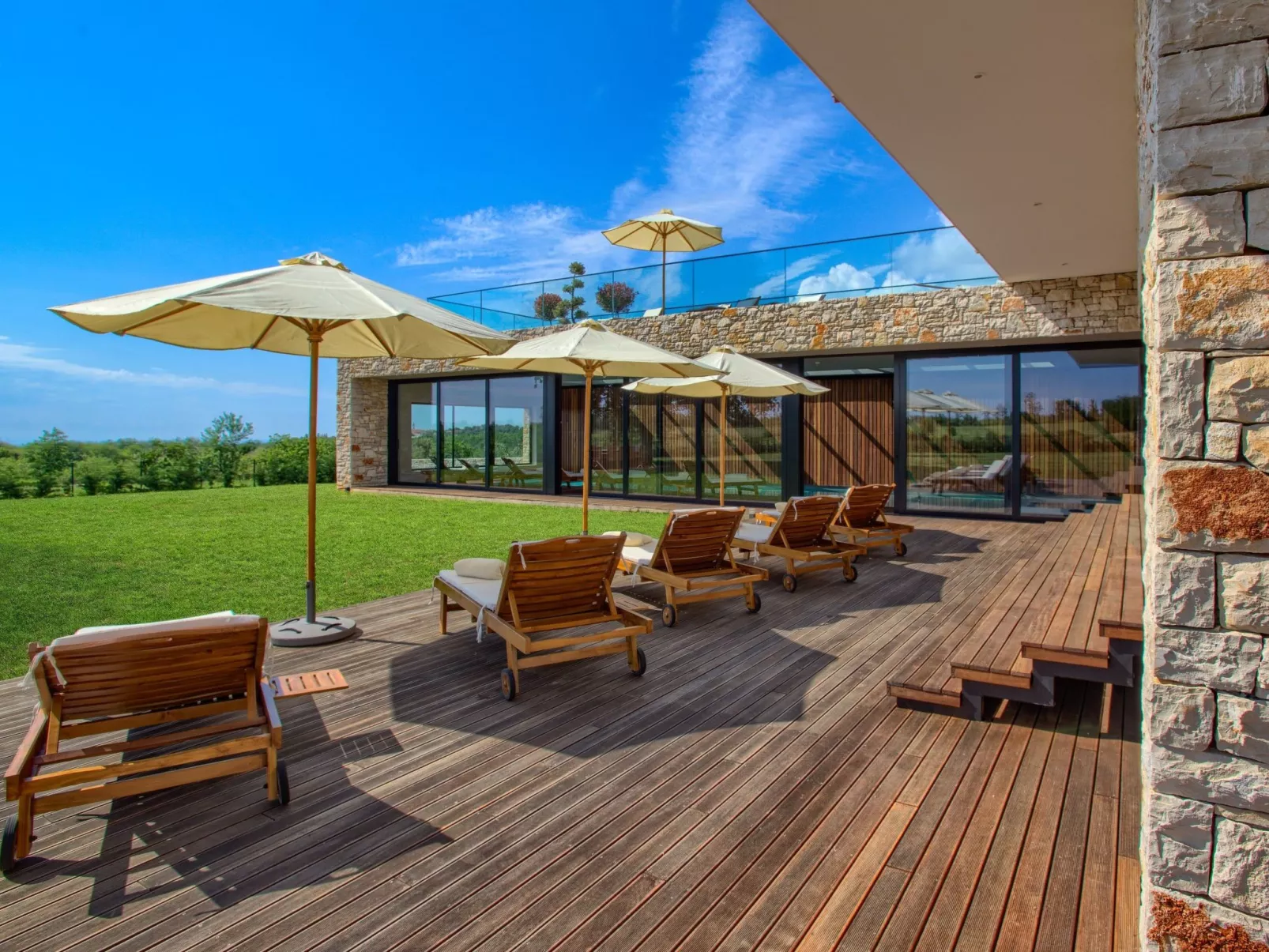 Für 6 Personen und 4 Kinder in Porec-Jurici, Istrien (Westküste von Istrien)-Buiten