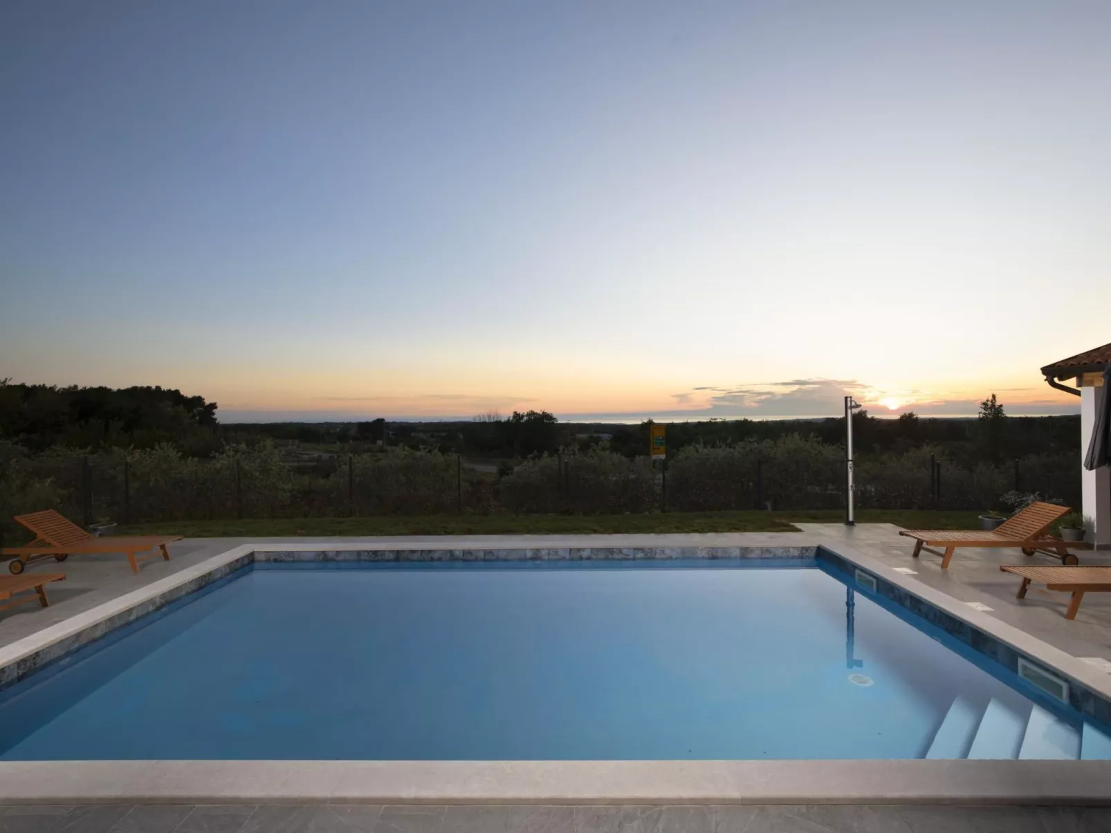 Villa Euphoria mit Pool, Sauna und Whirlpool-Buiten