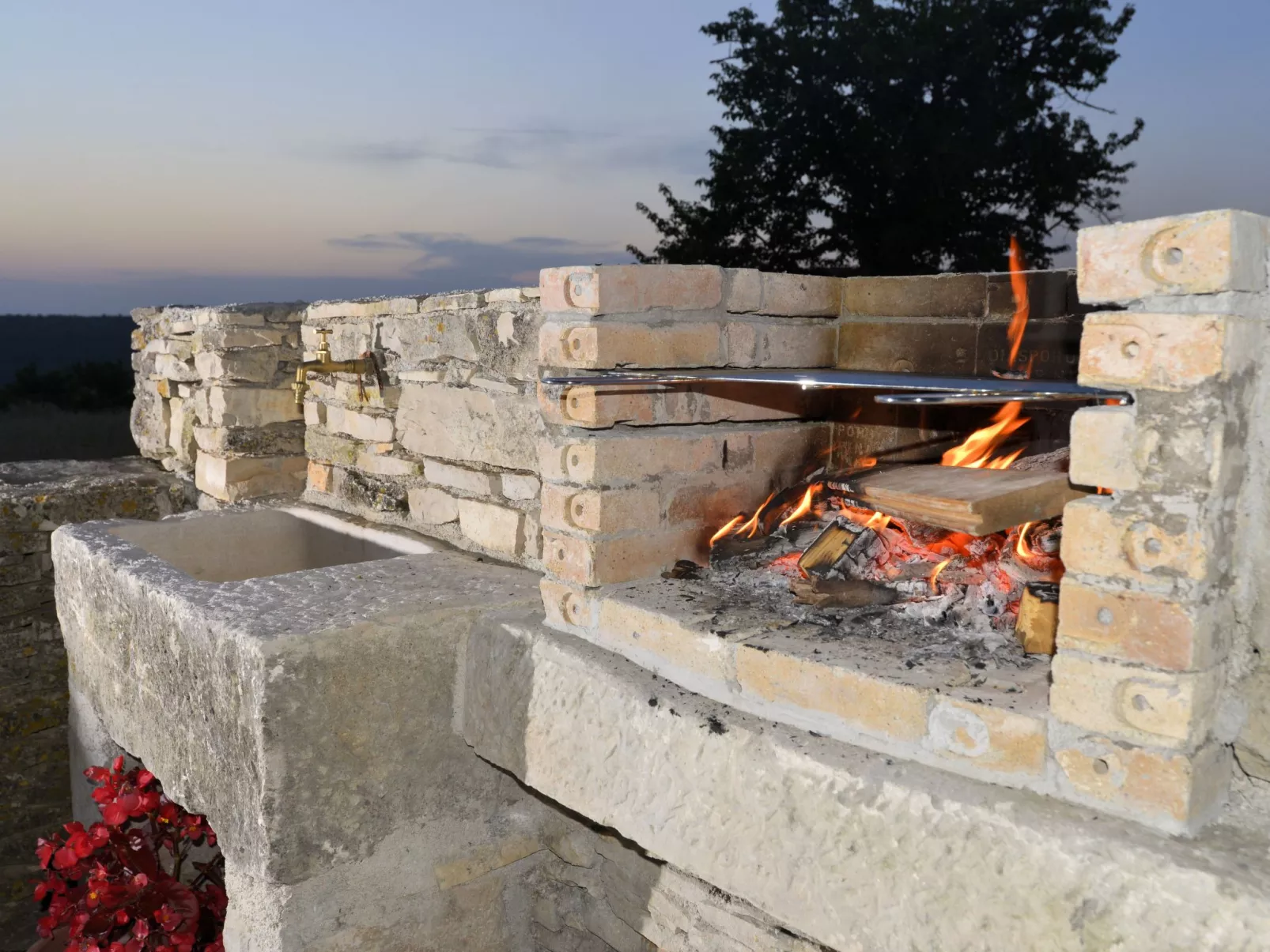 'Villa Grguci' mit eigener Terrasse-Buiten