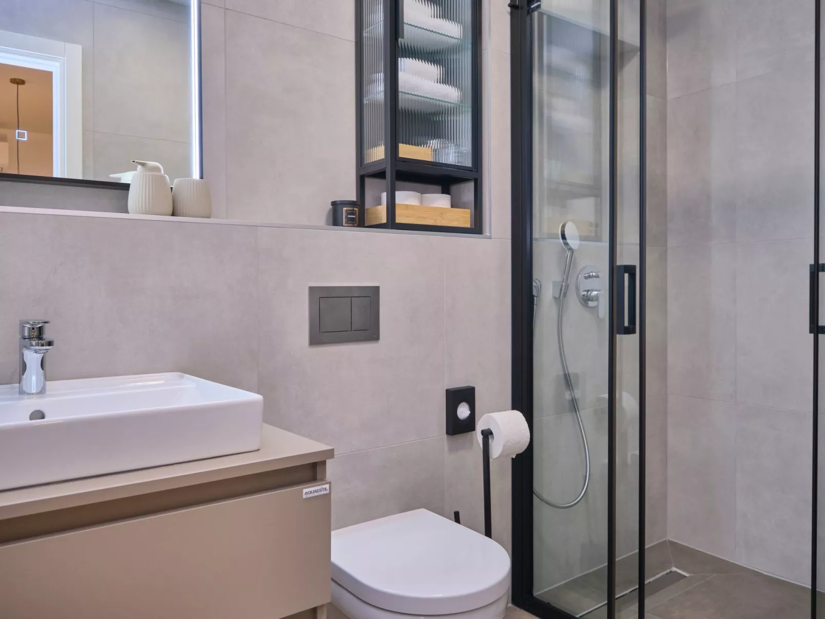 "Splitful Apartment" - Binnen