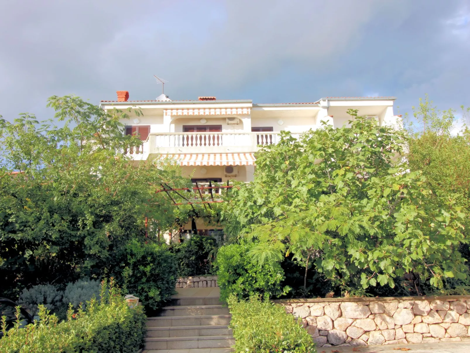 "Pljesa Jasna" mit Terrasse-Buiten