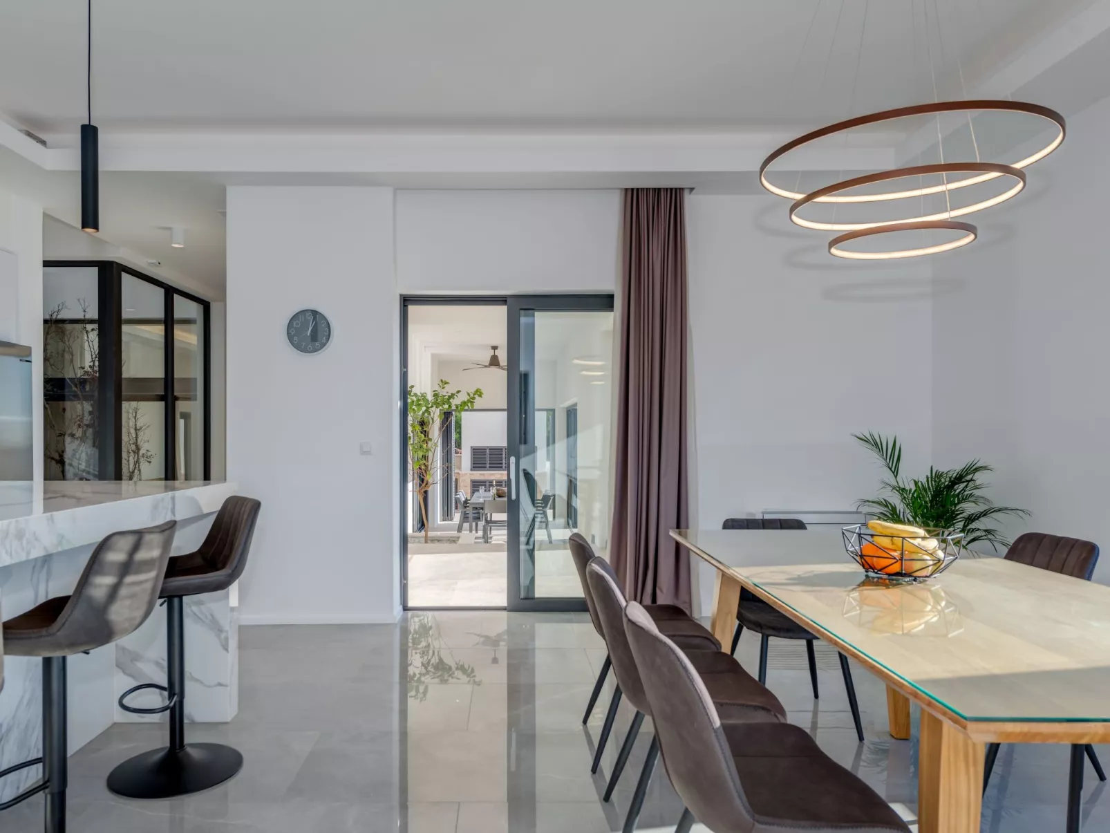 Charmantes Haus in Sevid mit privatem Parkplatz-Binnen