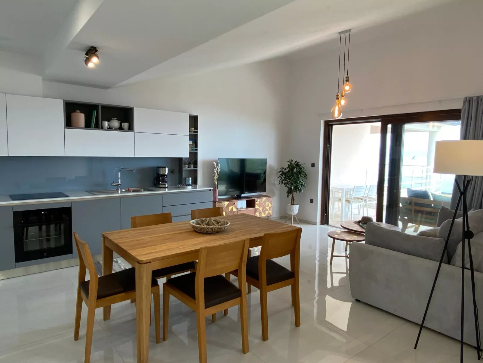 Frisch renovierte Ferienwohnung mit Meerblick