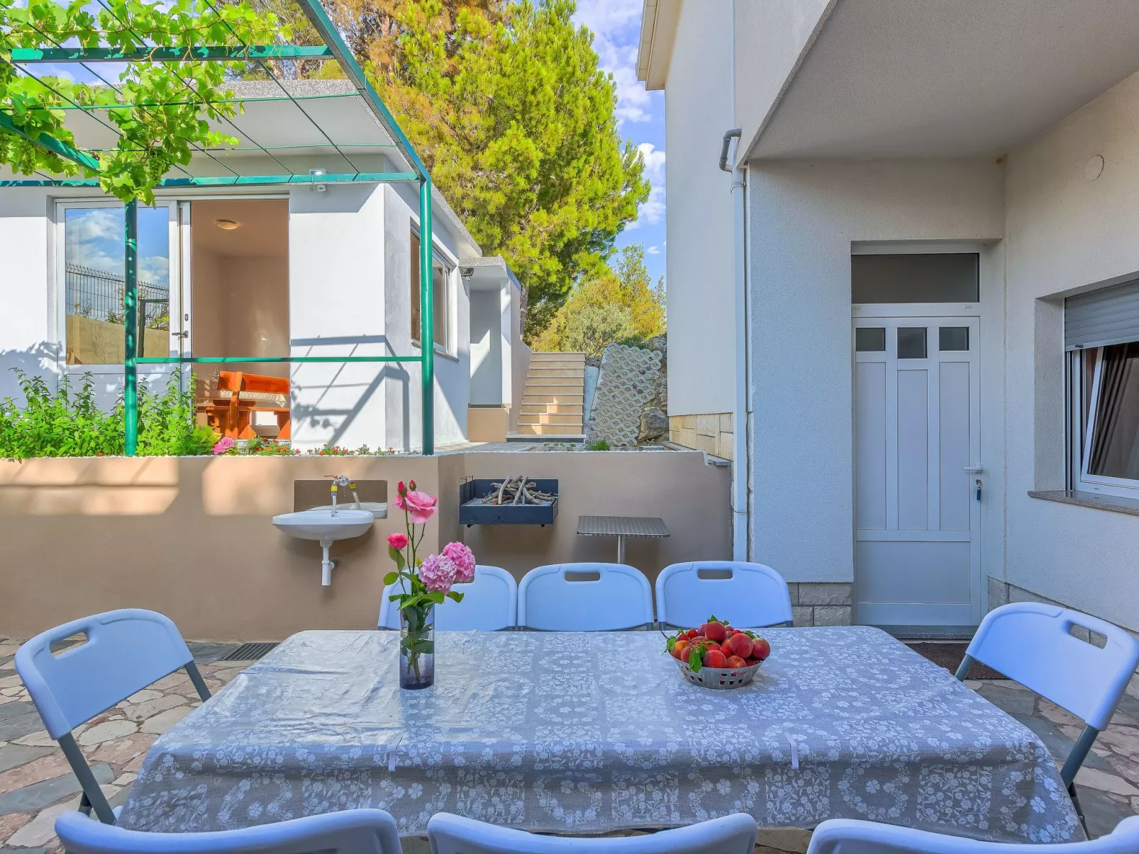 "Villa Rock" mit Blick auf das Wasser-Buiten