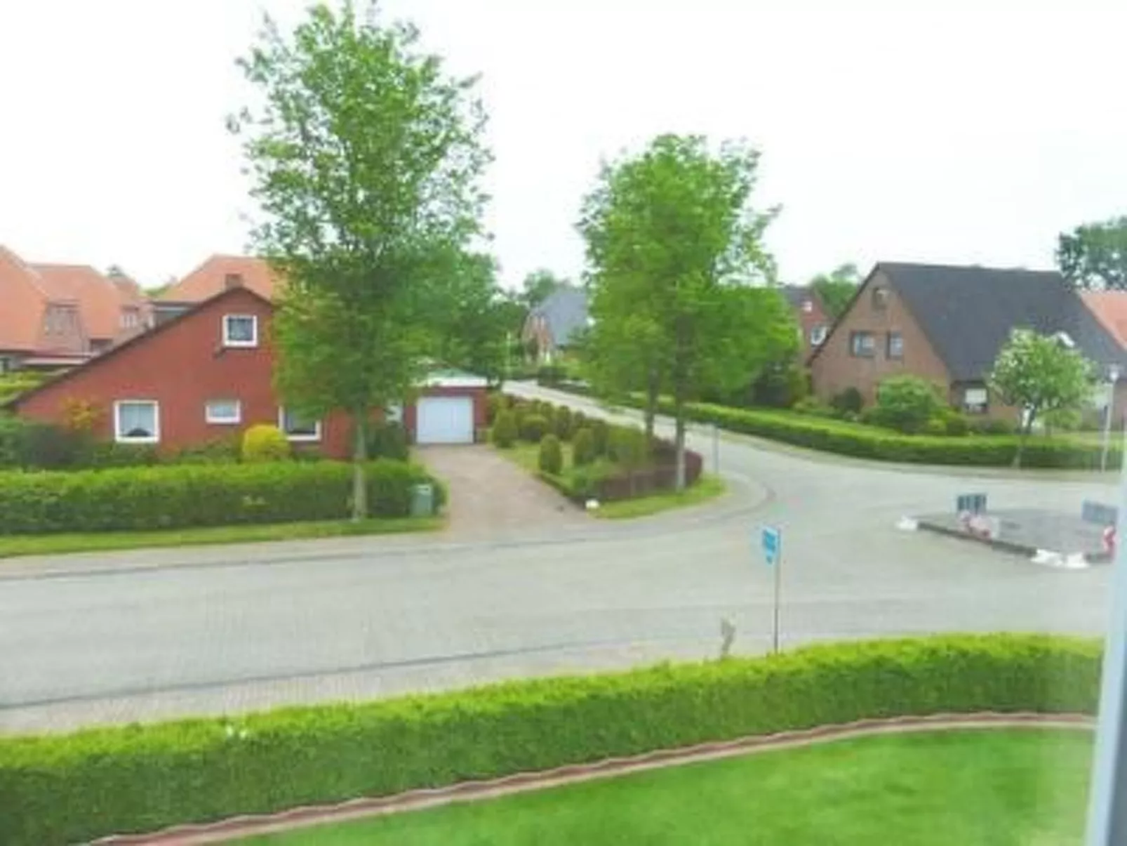 Geräumige Ferienwohnung mit Garten und Grill-Buiten