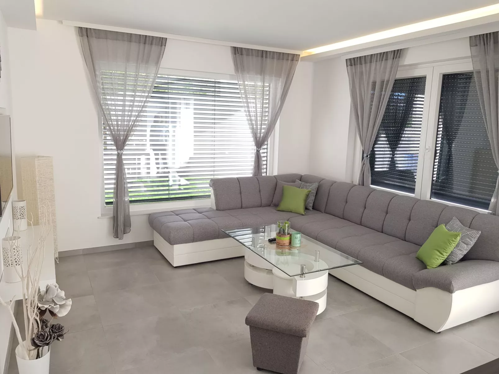 Mit privatem Pool in Ruhiger lage.-Binnen