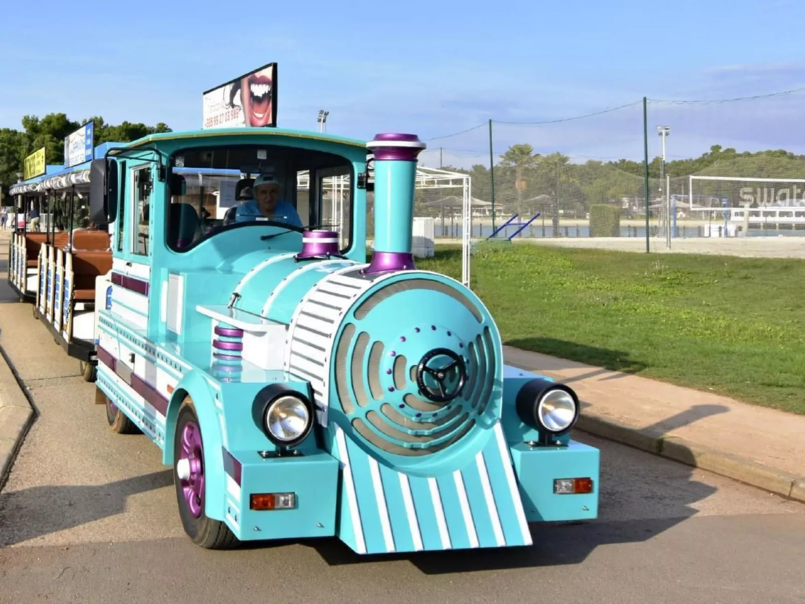 Große Wohnung in Umag mit Terrasse und Grill-Buiten