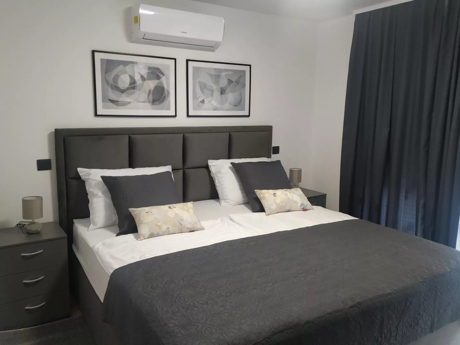 Ferienvilla mit privatem Pool-Binnen