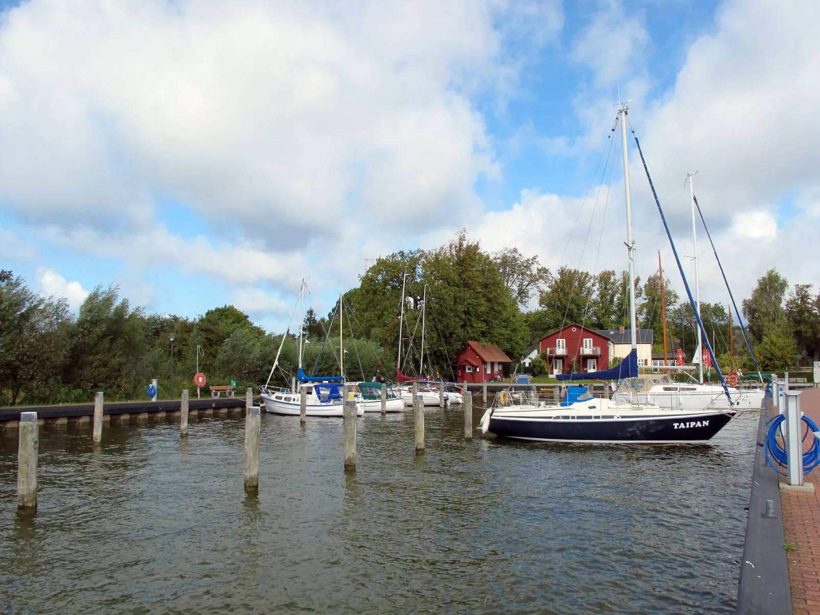 Admiral's Corner Lee-Omgeving