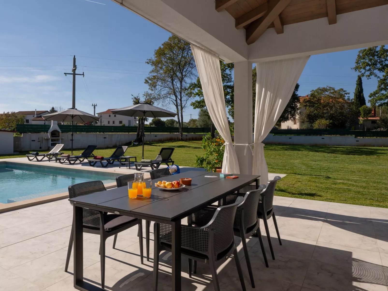 Moderne Villa bei Barban-Buiten