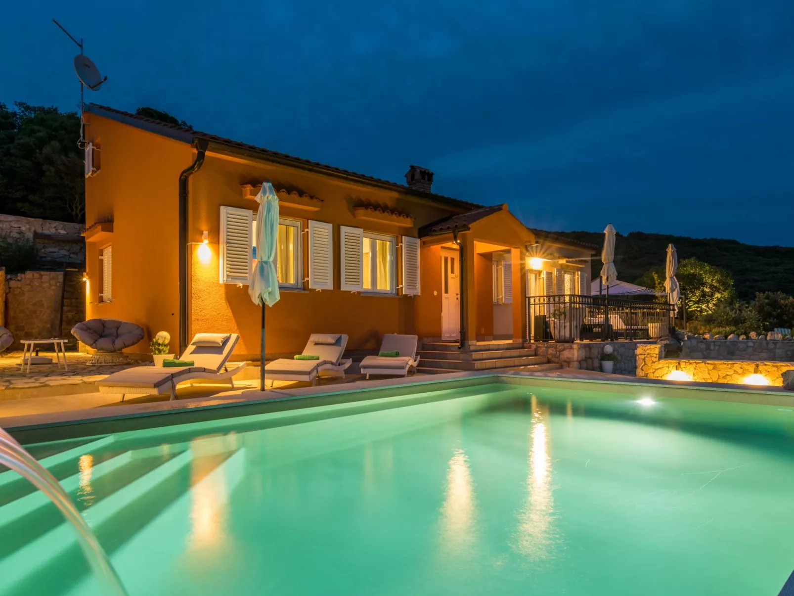 Exklusive und stilvolle Meerblick-Inselvilla-Buiten