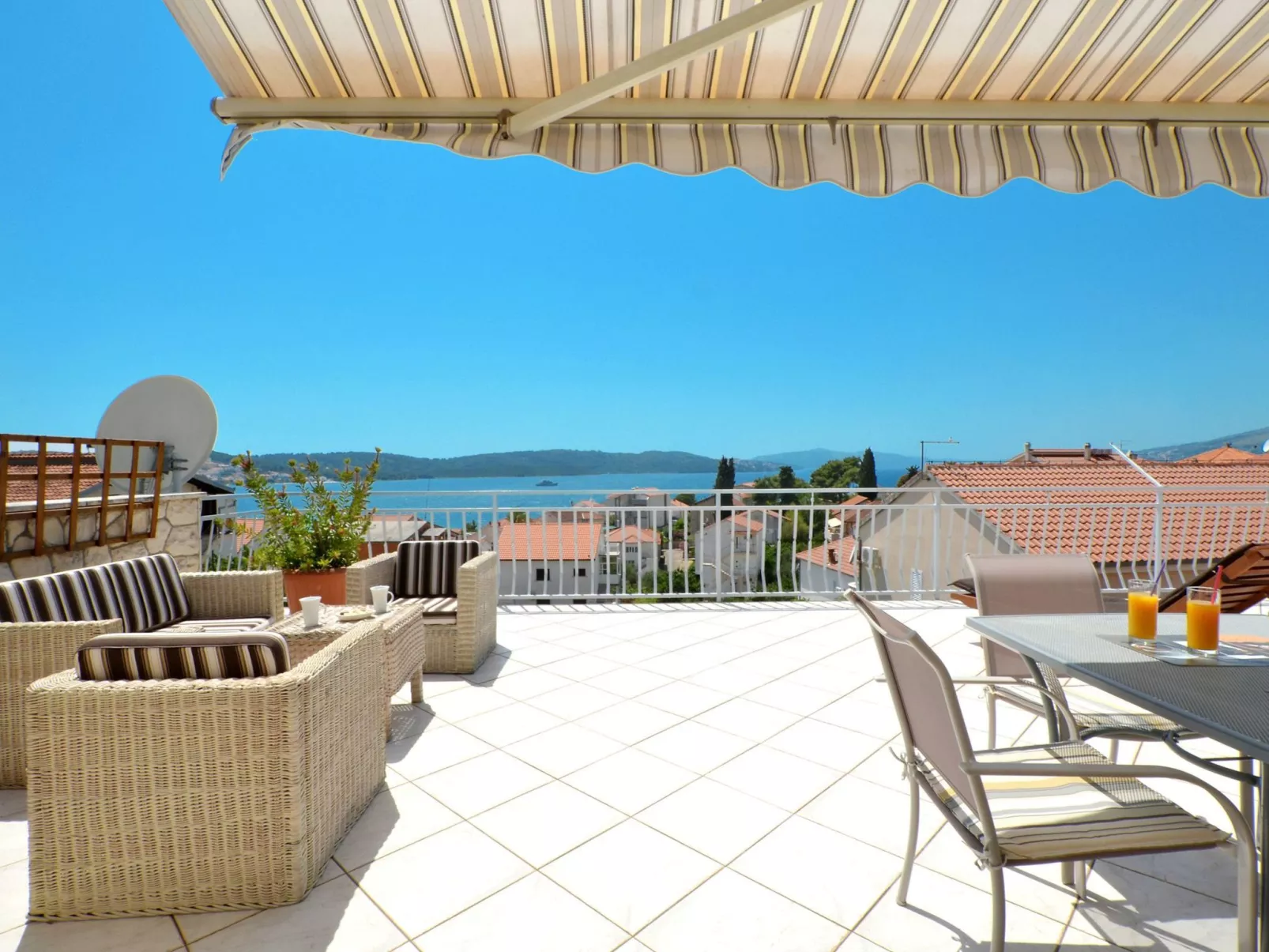 Wohnung "Decor" mit Blick auf das Wasser-Binnen