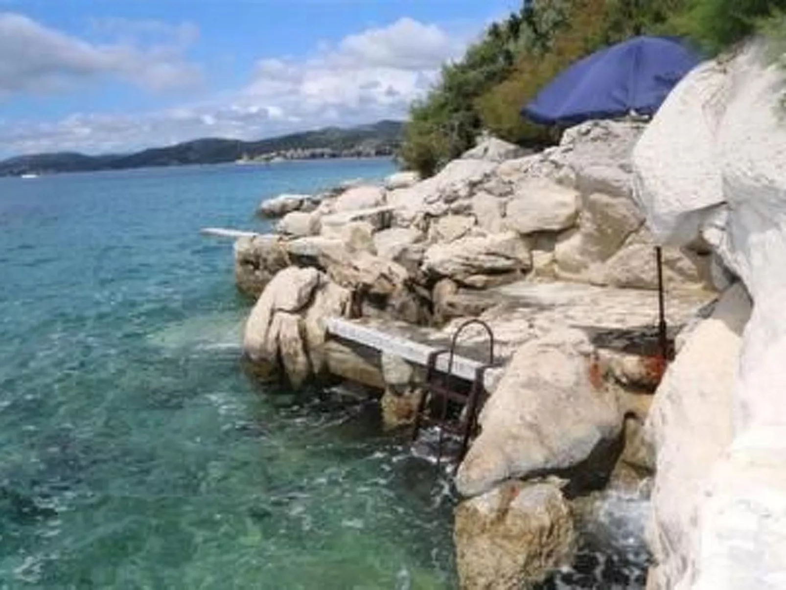 In Okrug Donji mit privatem Parkplatz-Buiten