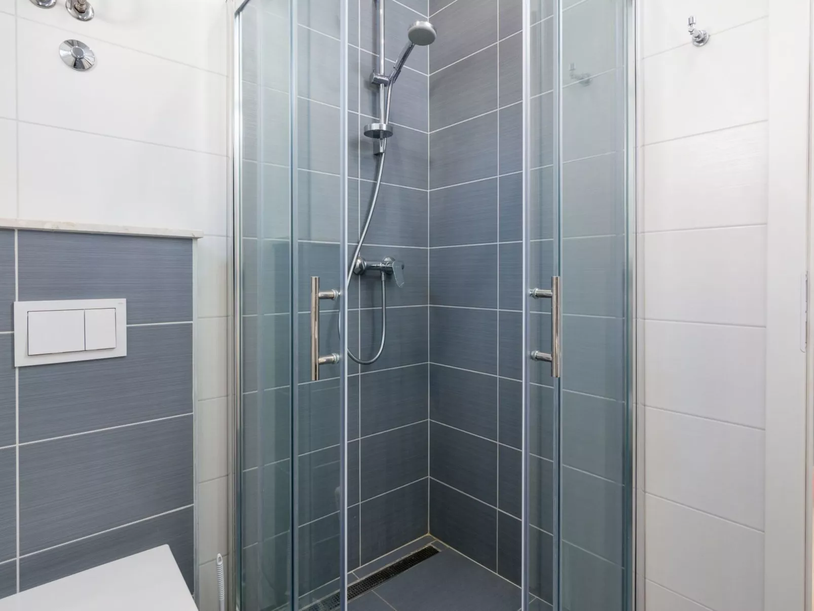 Modernes Ferienhaus mit Terrasse und Meerblick-Image-tags.info