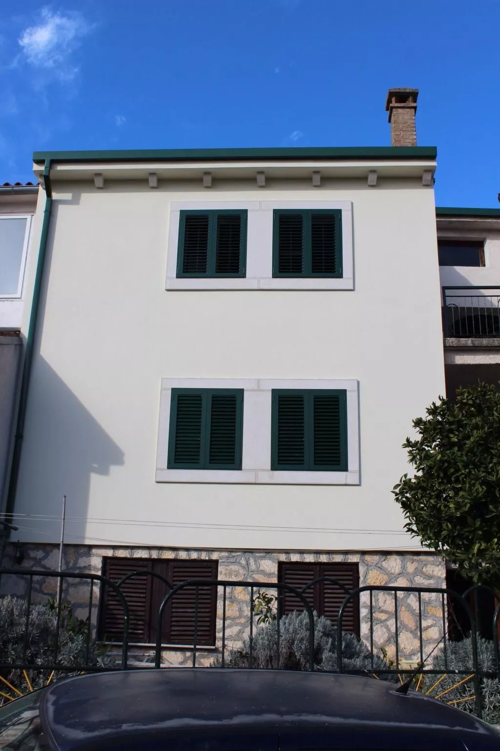 Appartement in Stoja mit Möbliertem Balkon-Buiten