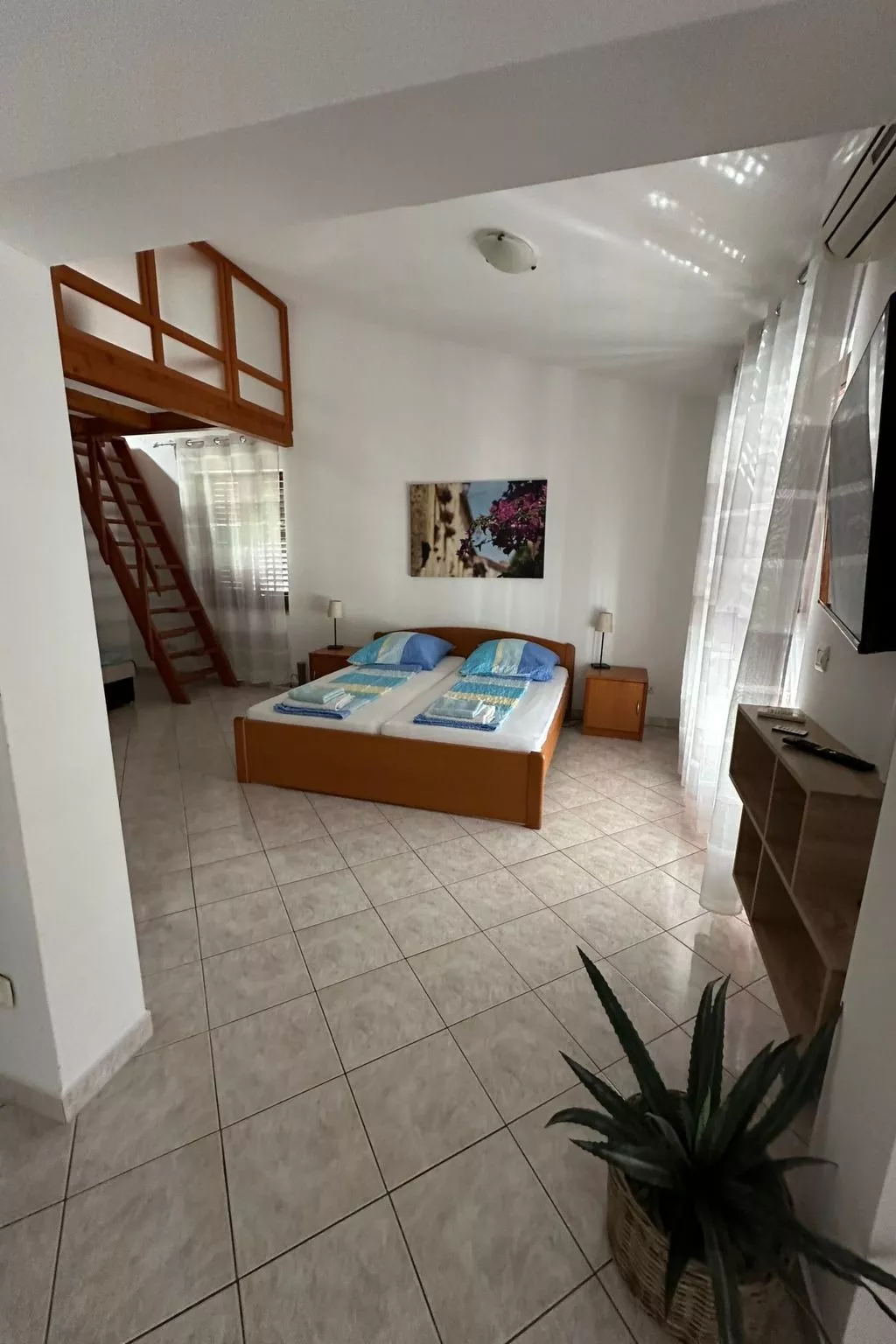 In ruhiger Lage mit Balkon-Binnen