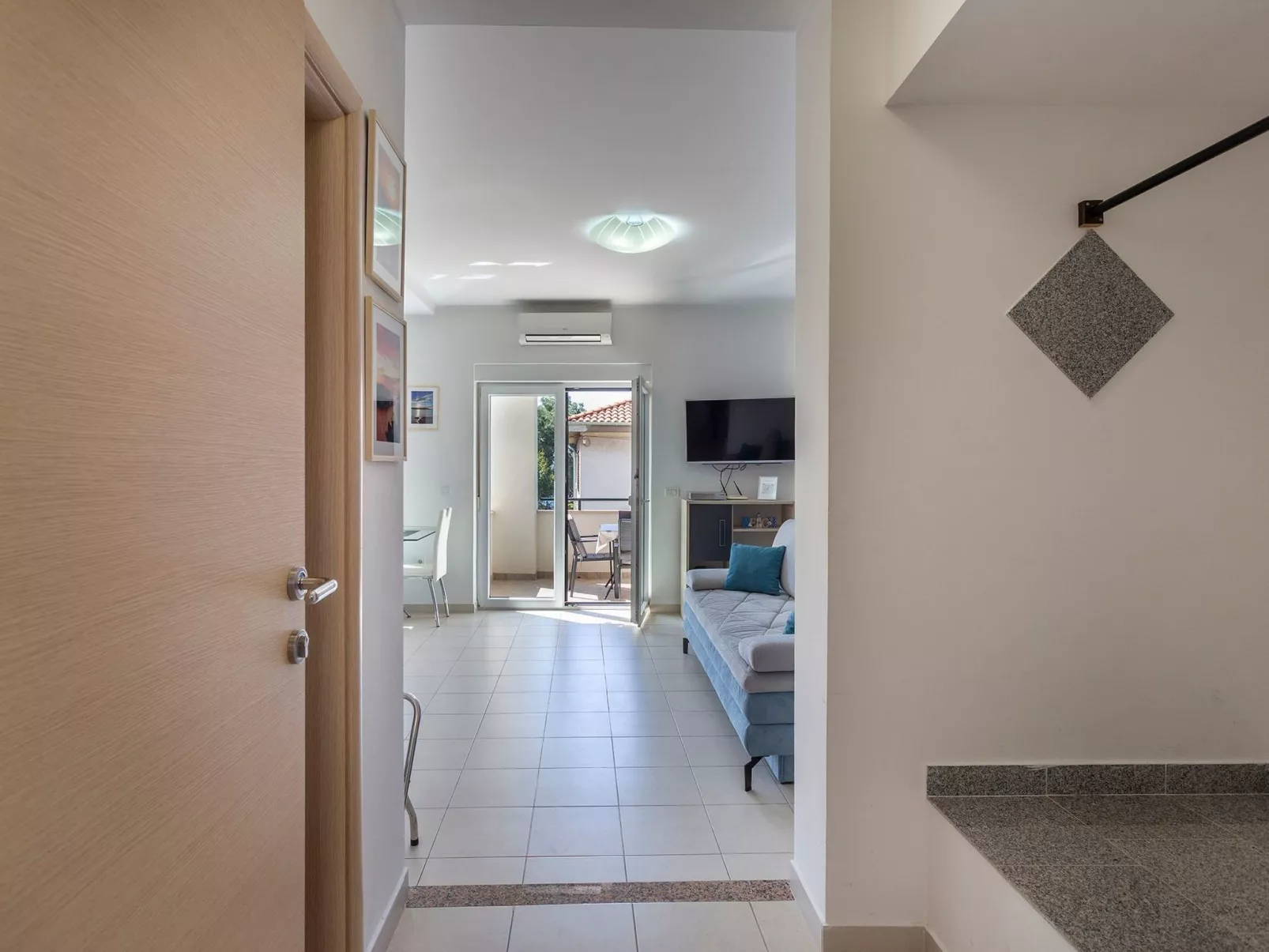 Appartement in Stoja mit Terrasse-Binnen