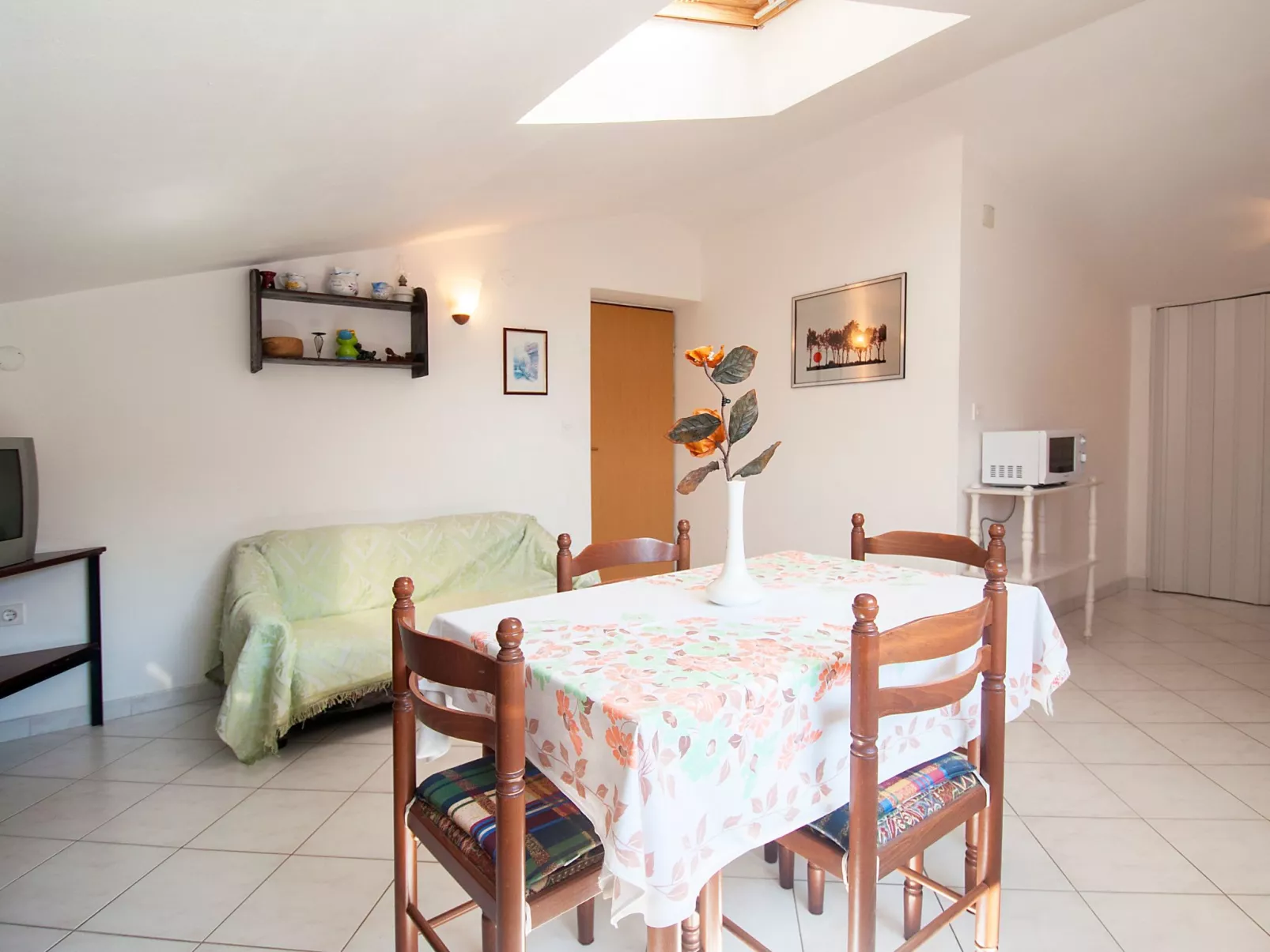 Appartement mit drei Schlafzimmern für 5 Personen in Meeresnähe-Binnen