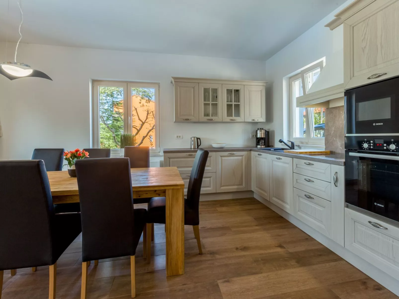 Tolles Ferienhaus in Deklići mit Privatem Pool-Binnen