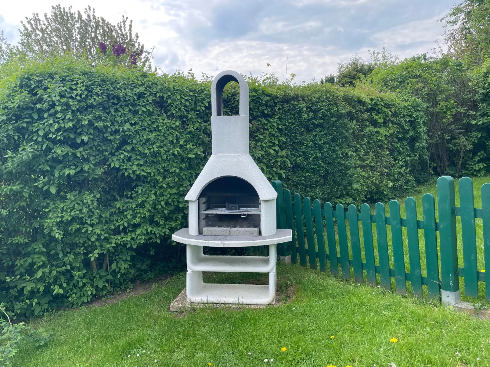 Idyllisch gelegenes Blockhaus - Hunde willkommen - Buiten