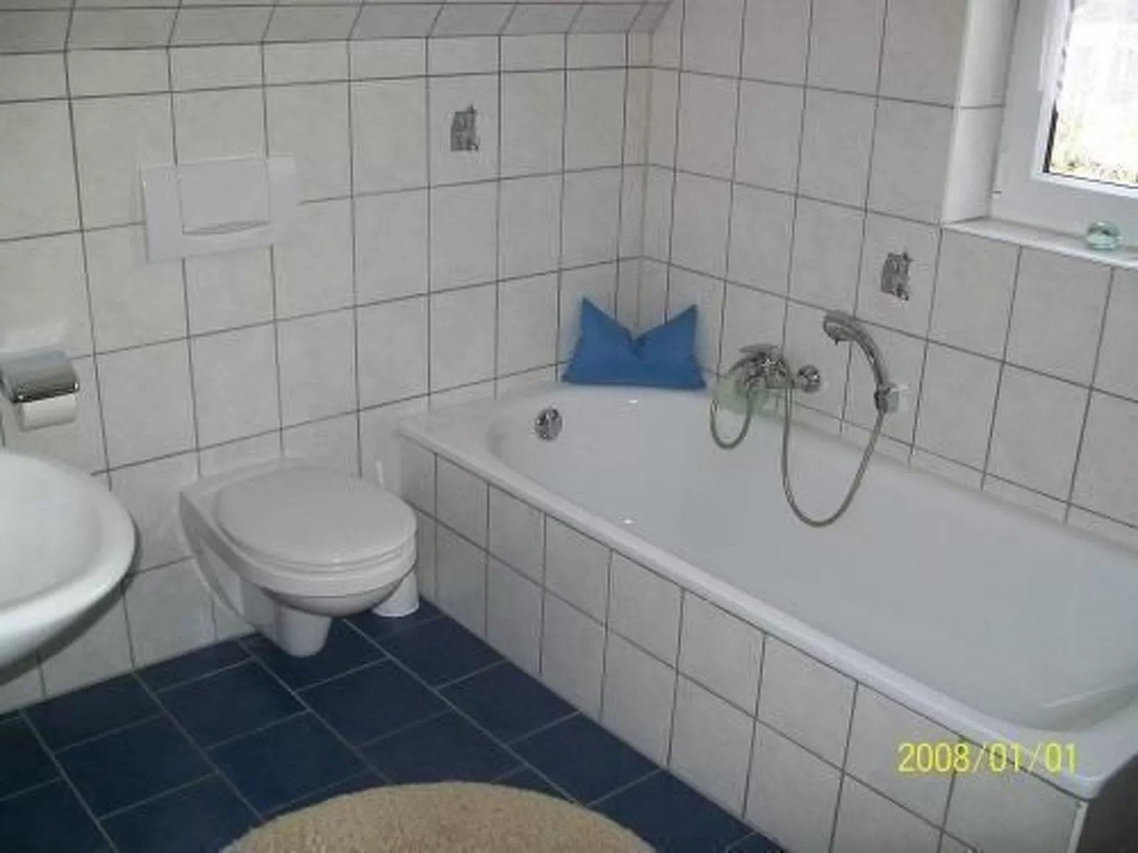 Mit umfriedetem Garten und Terrassen-Image-tags.info