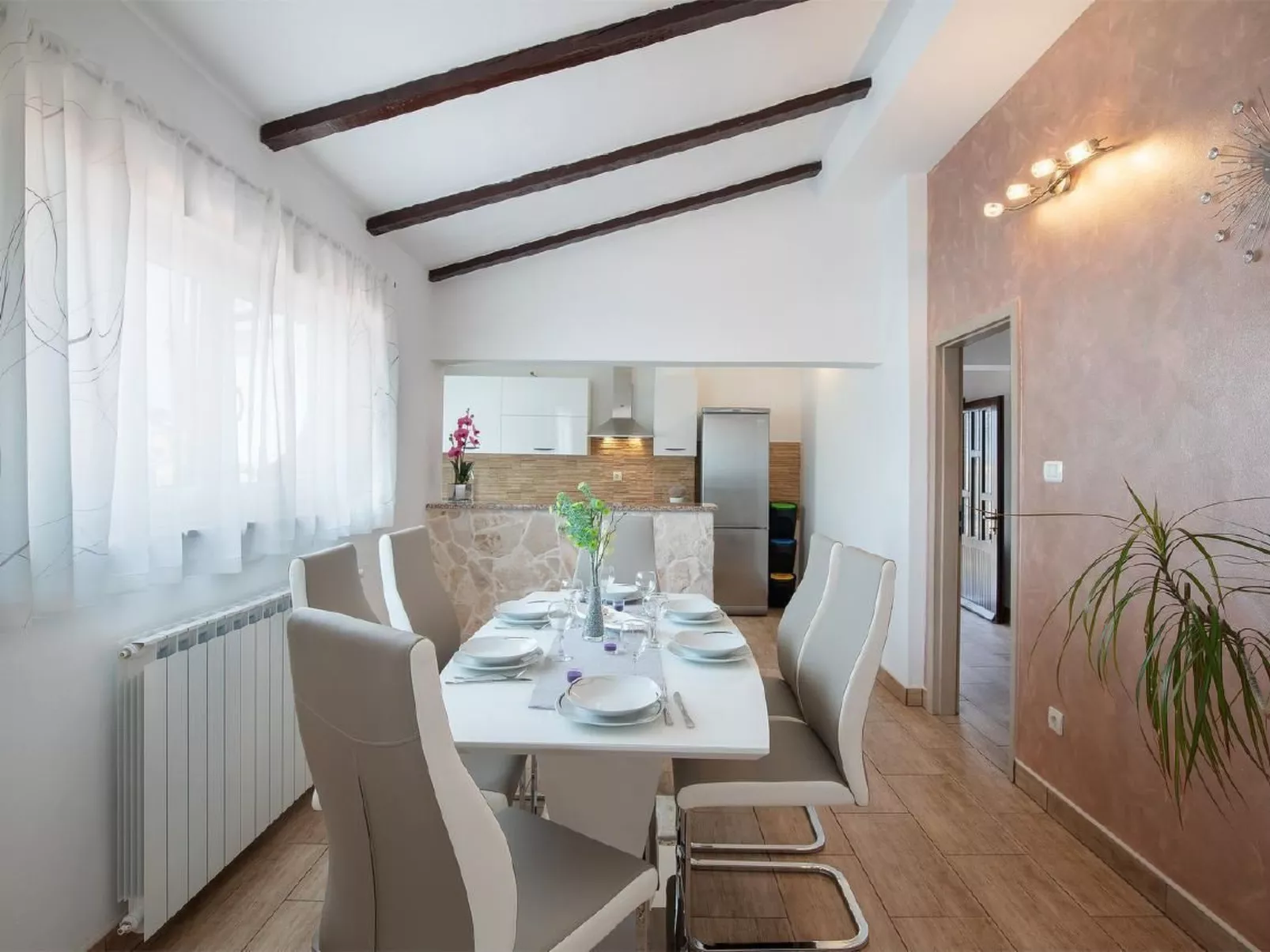 3-Schlafzimmer-Wohnung mit Gemeinschaftspool-Binnen