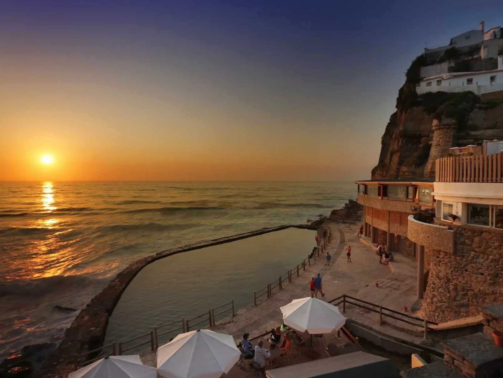 Schöne Wohnung in Azenhas Mar mit großem Garten-Buiten