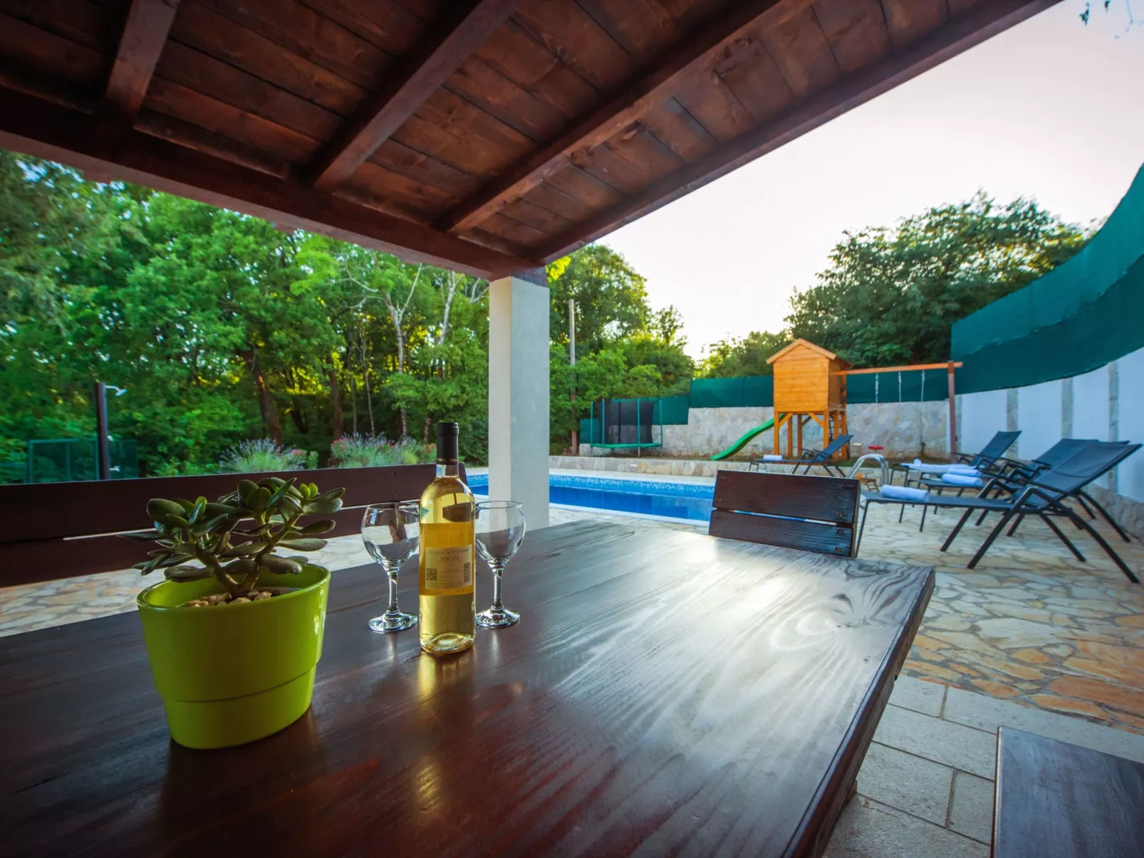 Haus in Grubine mit Außenpool-Image-tags.info