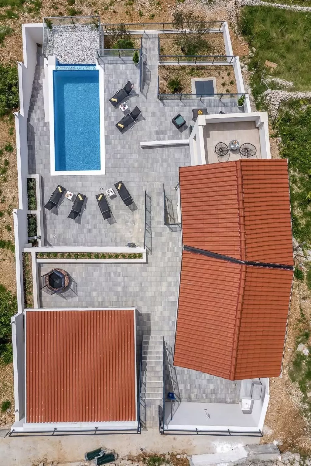 „Villa No Stress“ mit Infinity-Pool-Binnen