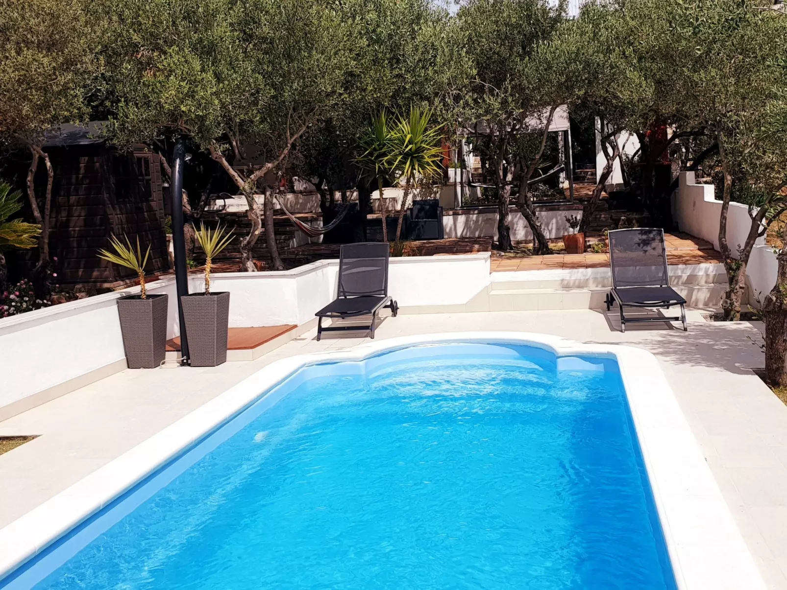 Geräumiges Ferienhaus mit Terrasse und Garten-Buiten