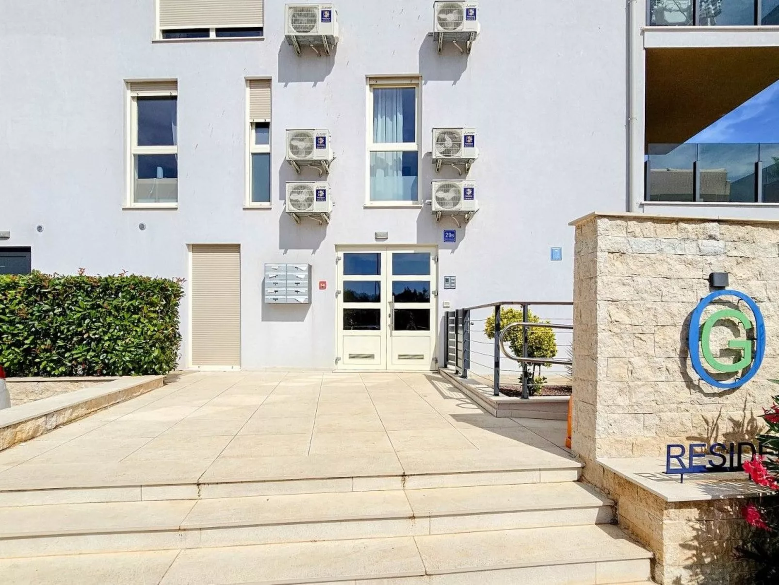 Green Oasis mit Schwimmbad-Image-tags.info