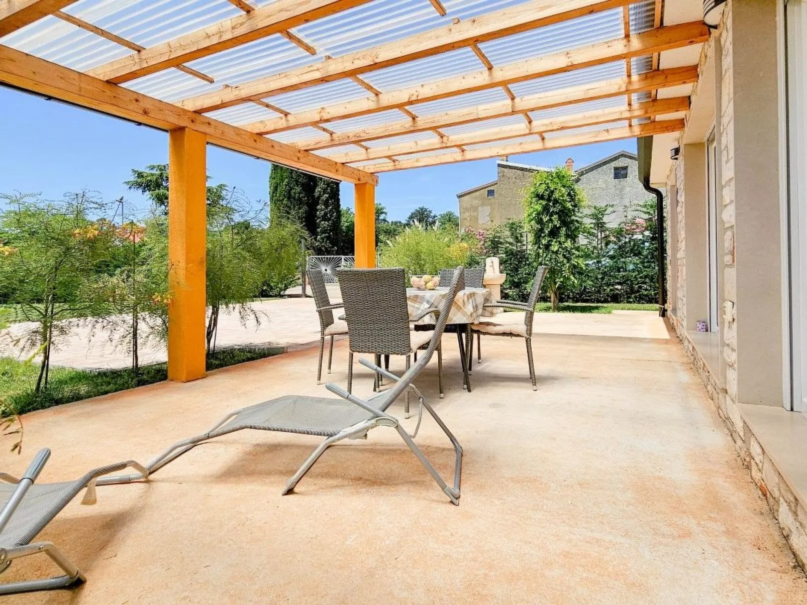 Für 8 Personen ca. 150 m&sup2; in Dajla, Istrien (Umag und Umgebung)-Buiten