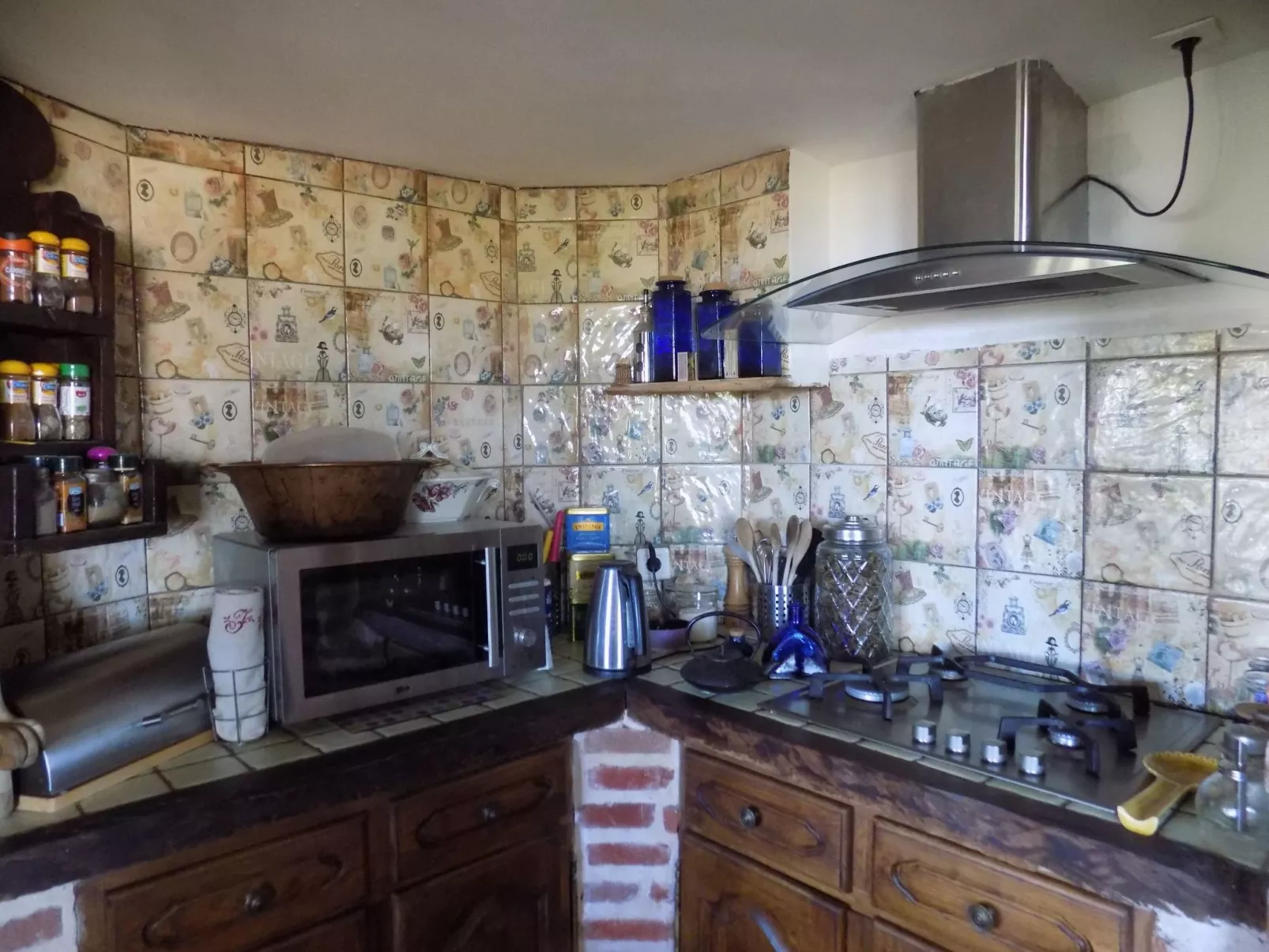 Die Unterkunft für zwei bis sechs Personen, Schwimmbad, Bouleplatz, Spa, Tennis-Binnen