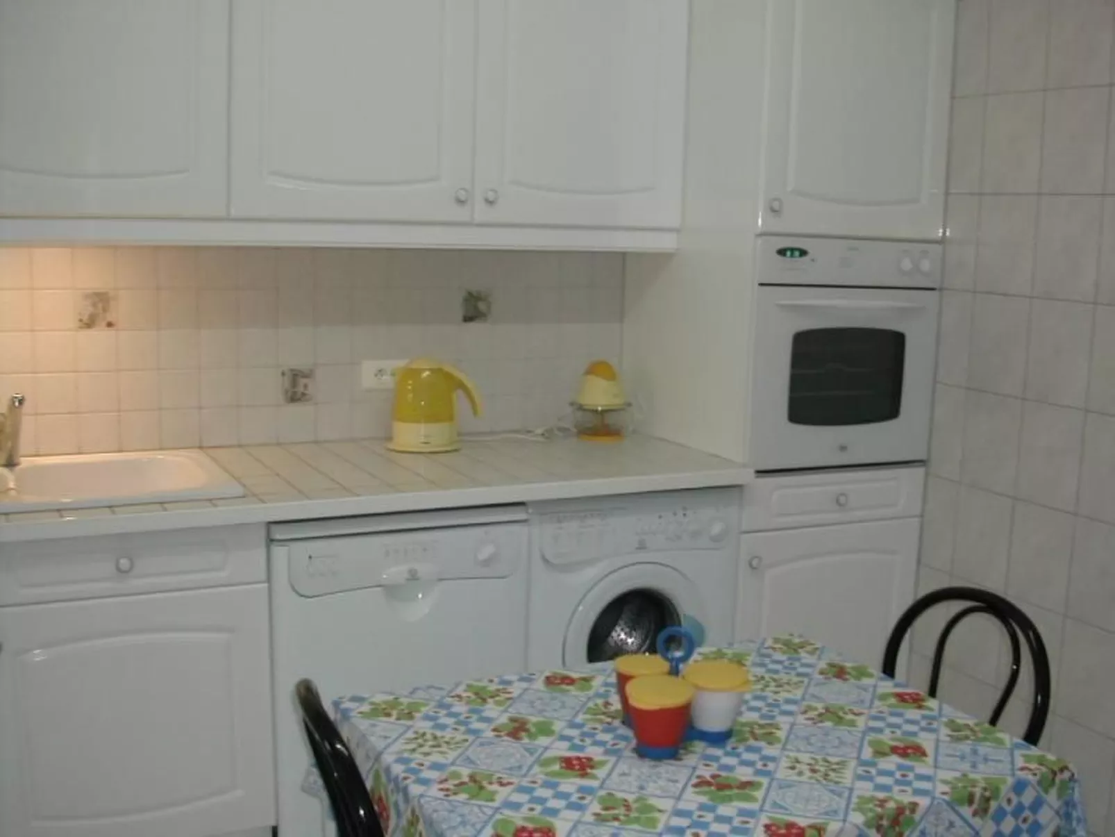 Steinhaus in ländlicher Umgebung mit Pool-Binnen