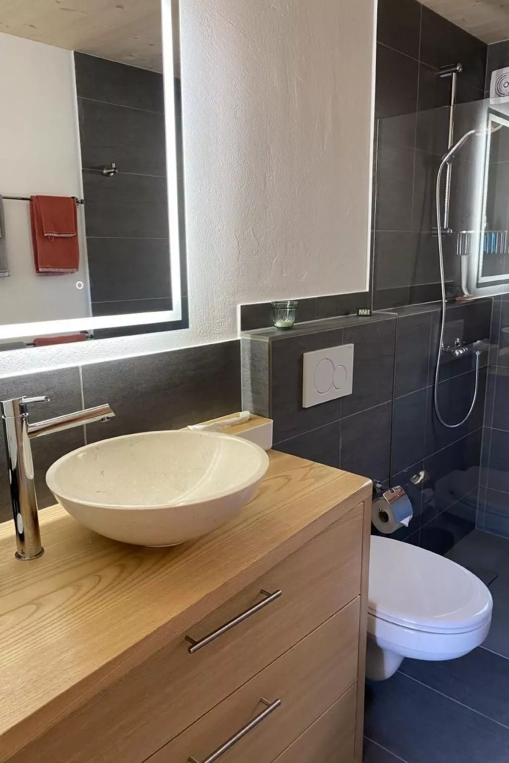 La Perla-Image-tags.info