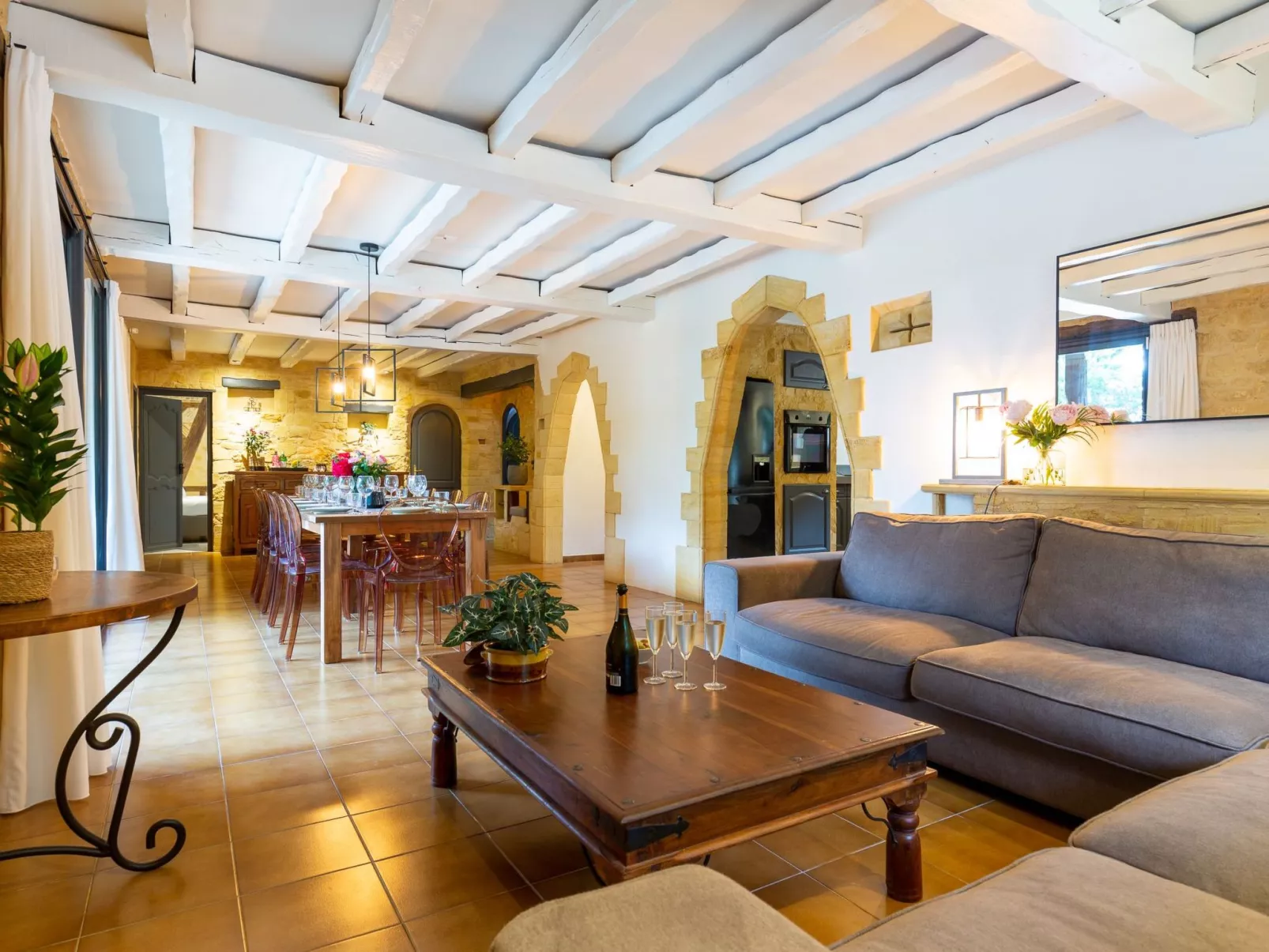 Luxus-Ferienhaus mit beheiztem Pool in der Dordogne-Binnen