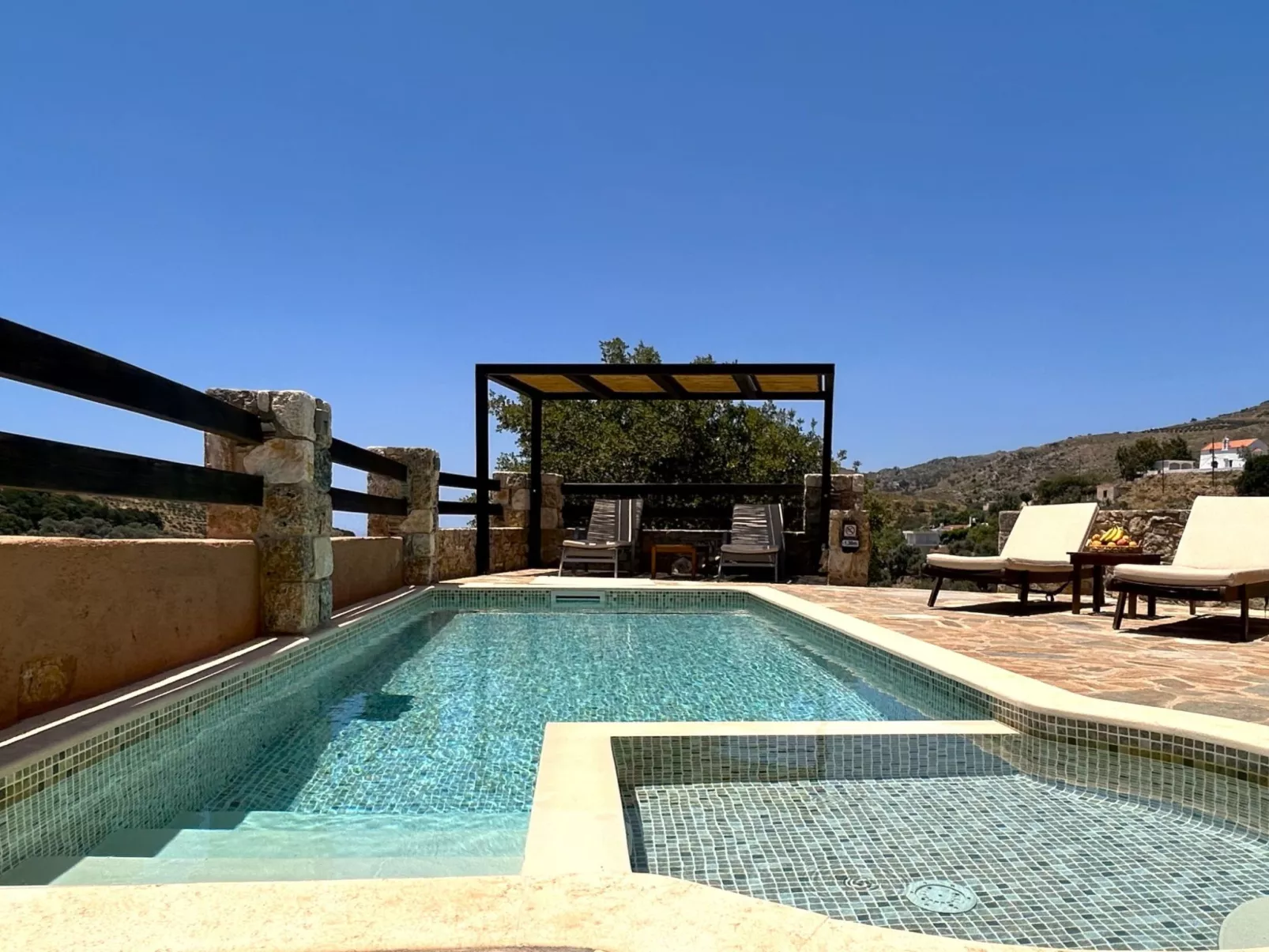 Geräumige Villa mit Pool nur 12km vom Strand entfernt