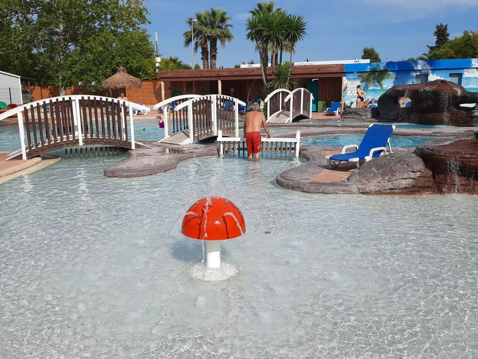 Mobilheim mit Terrasse-Buiten