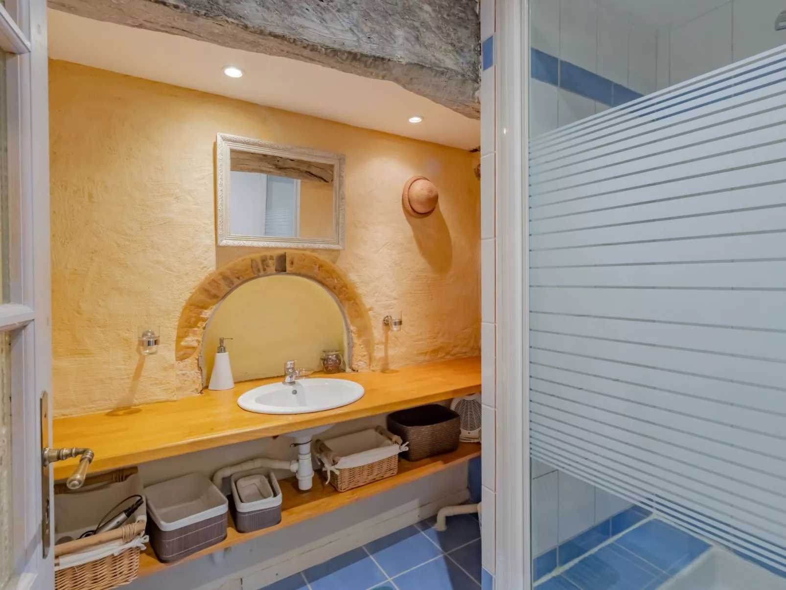 Ehemaliger Bauernhof Le Bonheur in Sainte-Mondane-Image-tags.info