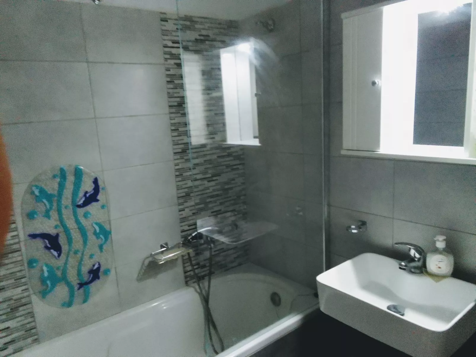 Charmantes Ferienhaus in Ia mit Privater Terrasse-Binnen